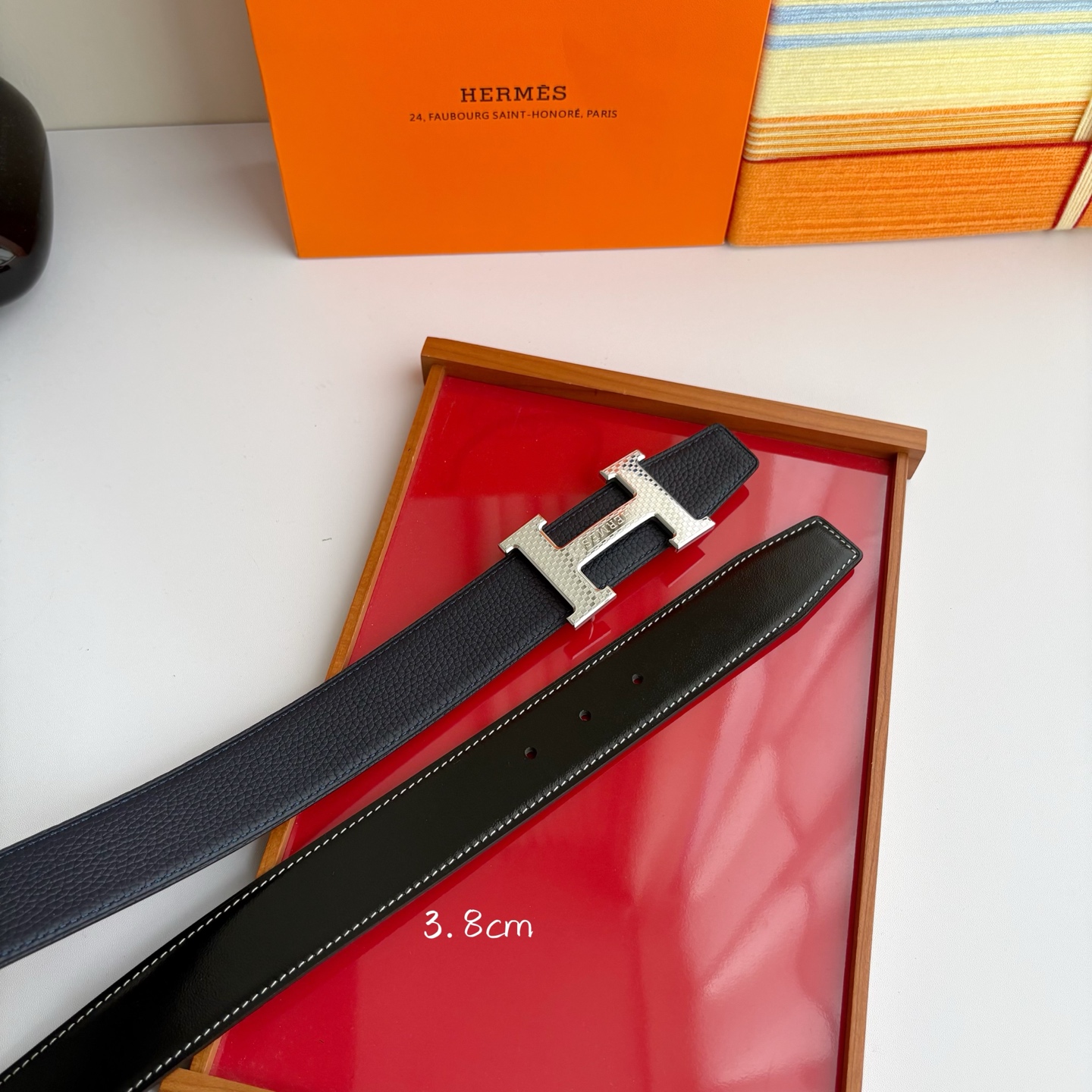 【爱马仕】Hermes 原单爱马仕，宽3.8cm进口原版皮带身，双面可两面用，精品电镀五金 ！
