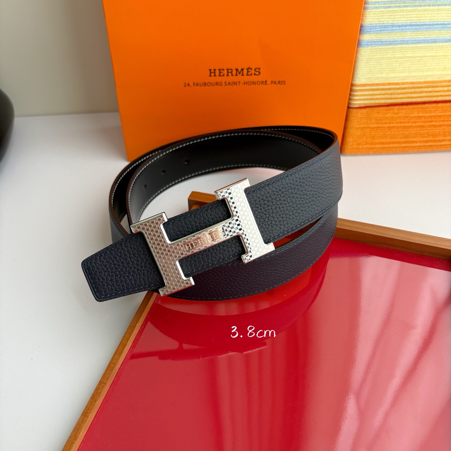 【爱马仕】Hermes 原单爱马仕，宽3.8cm进口原版皮带身，双面可两面用，精品电镀五金 ！