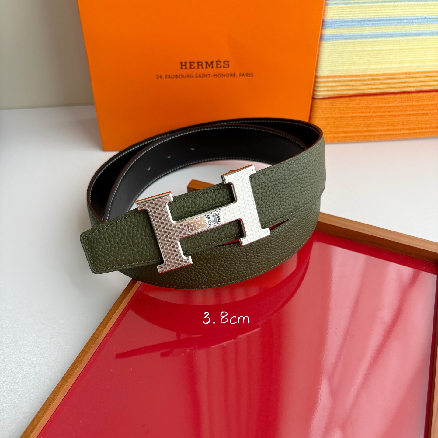 【爱马仕】Hermes 原单爱马仕，宽3.8cm进口原版皮带身，双面可两面用，精品电镀五金 ！