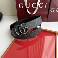 Gucci 经典原单品质,Pvc黑色印花面搭配原版荔枝纹底,纯铜挂扣,精工制作,细节看图,实物拍摄,高端奢华,宽度4.0 Gucci 经典原单品质,Pvc黑色印花面搭配原版荔枝纹底,纯铜挂扣,精工制作,细节看图,实物拍摄,高端奢华,宽度4.0