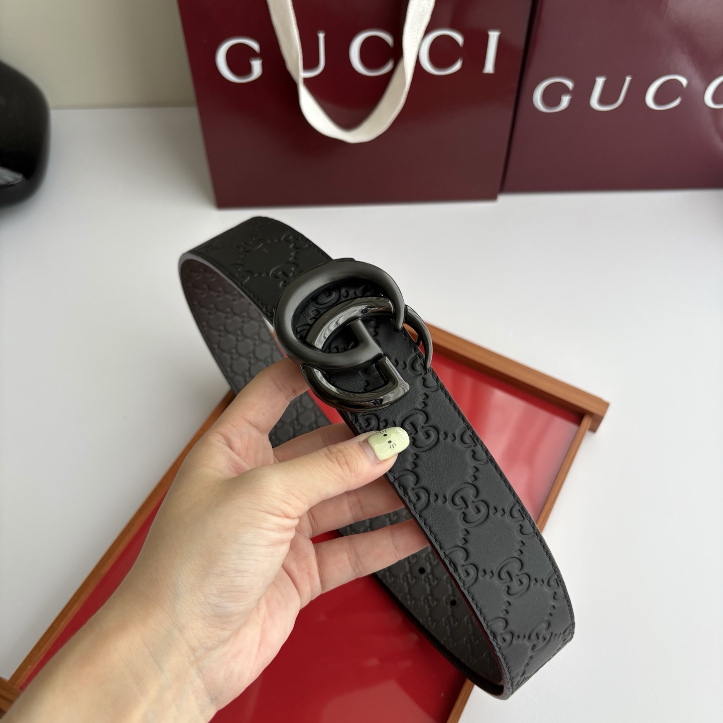 Gucci 经典原单品质，压大花黑色面搭配咖色压小花底，纯铜挂扣，精工制作，细节看图，实物拍摄，高端奢华，宽度4.0cm