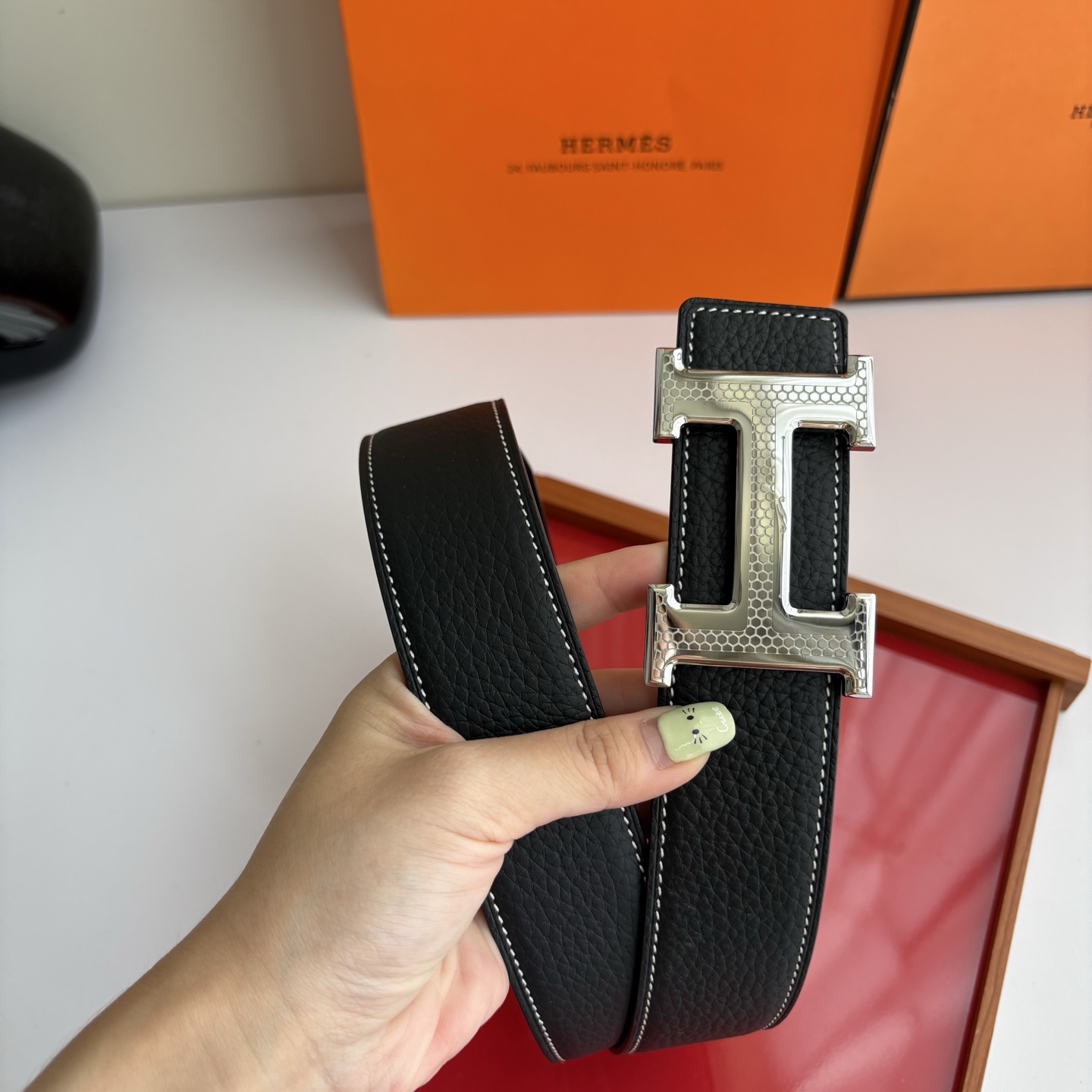 【爱马仕】Hermes 原单爱马仕，宽3.8cm进口原版皮带身，双面可两面用，精品电镀五金 ！