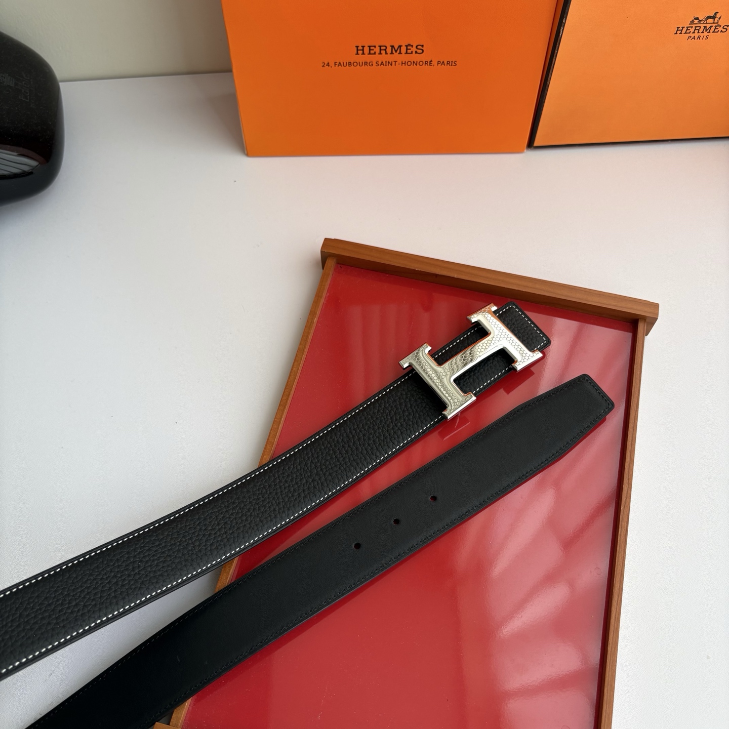 【爱马仕】Hermes 原单爱马仕，宽3.8cm进口原版皮带身，双面可两面用，精品电镀五金 ！