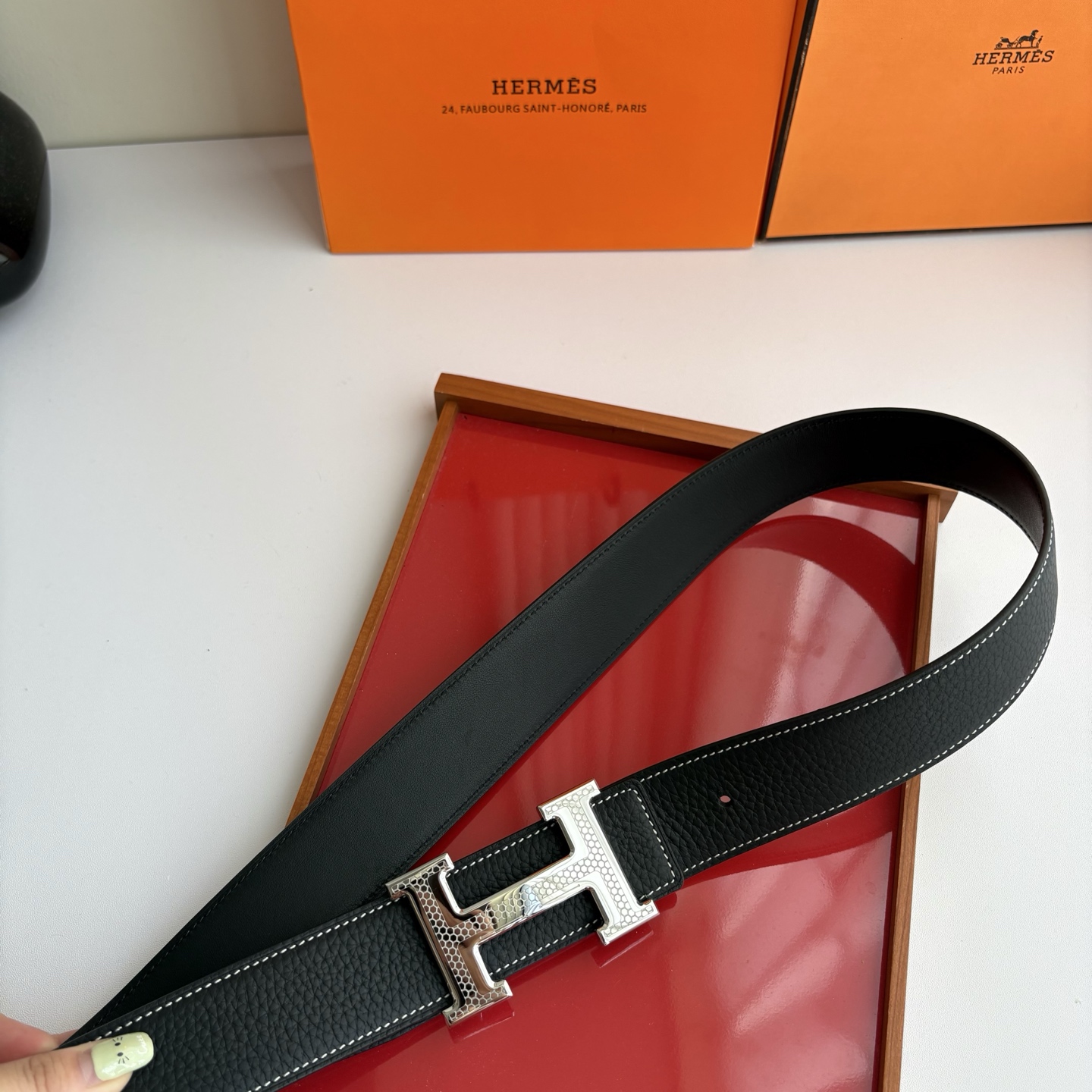 【爱马仕】Hermes 原单爱马仕，宽3.8cm进口原版皮带身，双面可两面用，精品电镀五金 ！