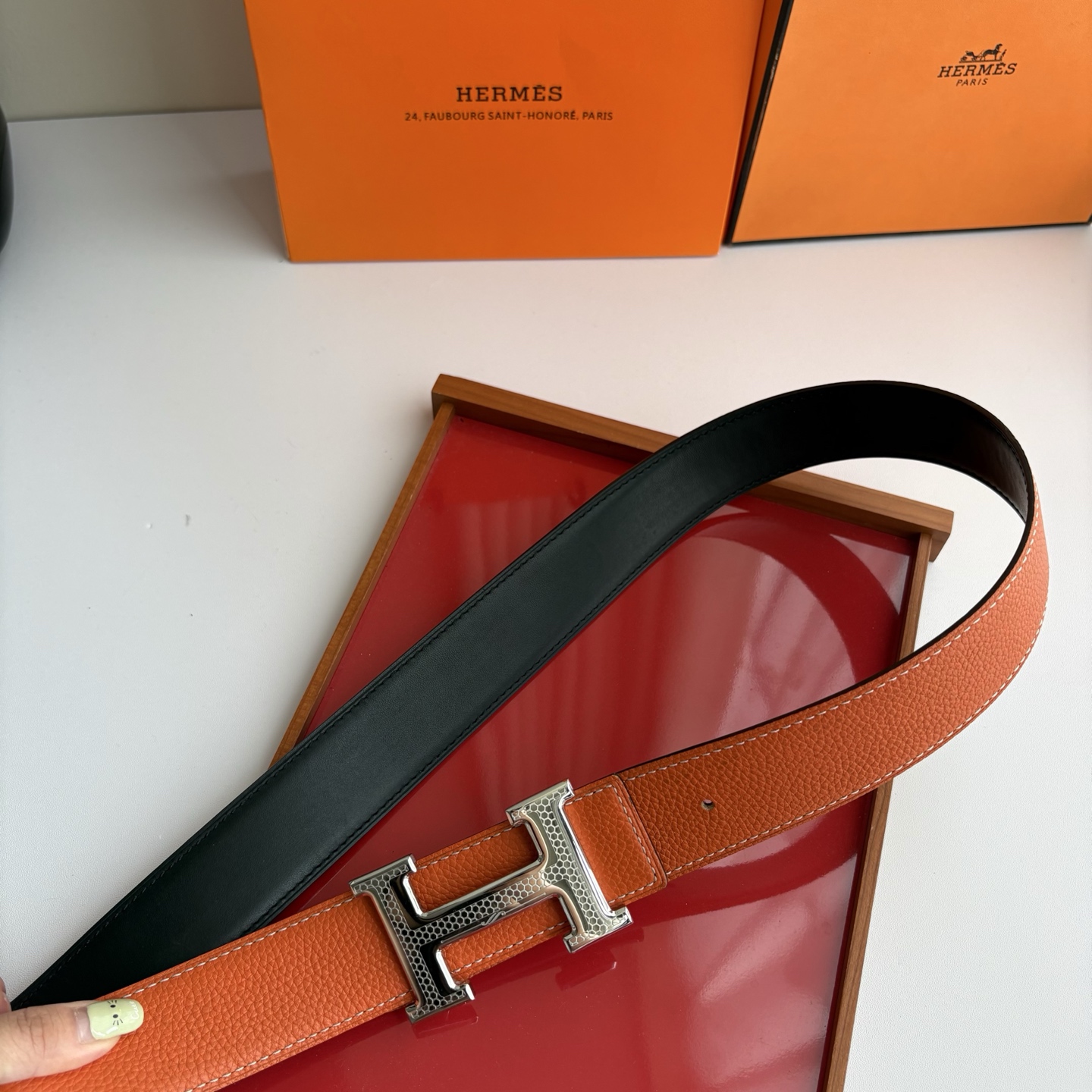 【爱马仕】Hermes 原单爱马仕，宽3.8cm进口原版皮带身，双面可两面用，精品电镀五金 ！
