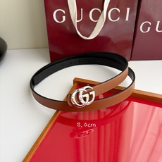 Gucci 经典原单品质,土黄色平纹面搭配黑色原版皮,纯铜精品挂扣,两面可用,细节看图,实物拍摄,高端奢华,宽度2.0c Gucci 经典原单品质,土黄色平纹面搭配黑色原版皮,纯铜精品挂扣,两面可用,细节看图,实物拍摄,高端奢华,宽度2.0c