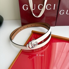 Gucci 经典原单品质,纯白色平纹面搭配土黄原版皮,纯铜精品挂扣,两面可用,细节看图,实物拍摄,高端奢华,宽度2.0c Gucci 经典原单品质,纯白色平纹面搭配土黄原版皮,纯铜精品挂扣,两面可用,细节看图,实物拍摄,高端奢华,宽度2.0c