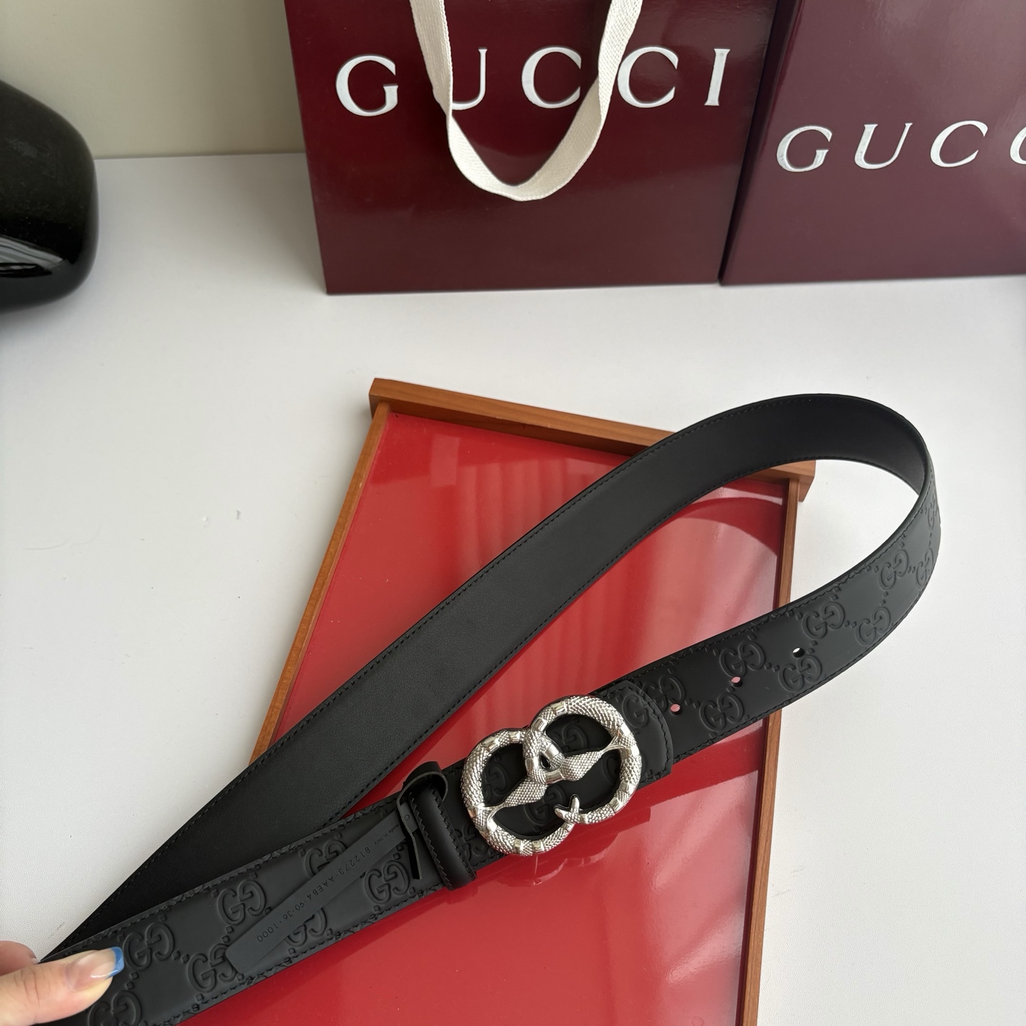 Gucci 经典原单品质，压花面配原版平纹底，纯钢挂扣，精工制作，细节看图，实物拍摄，高端奢华，宽度4.0cm