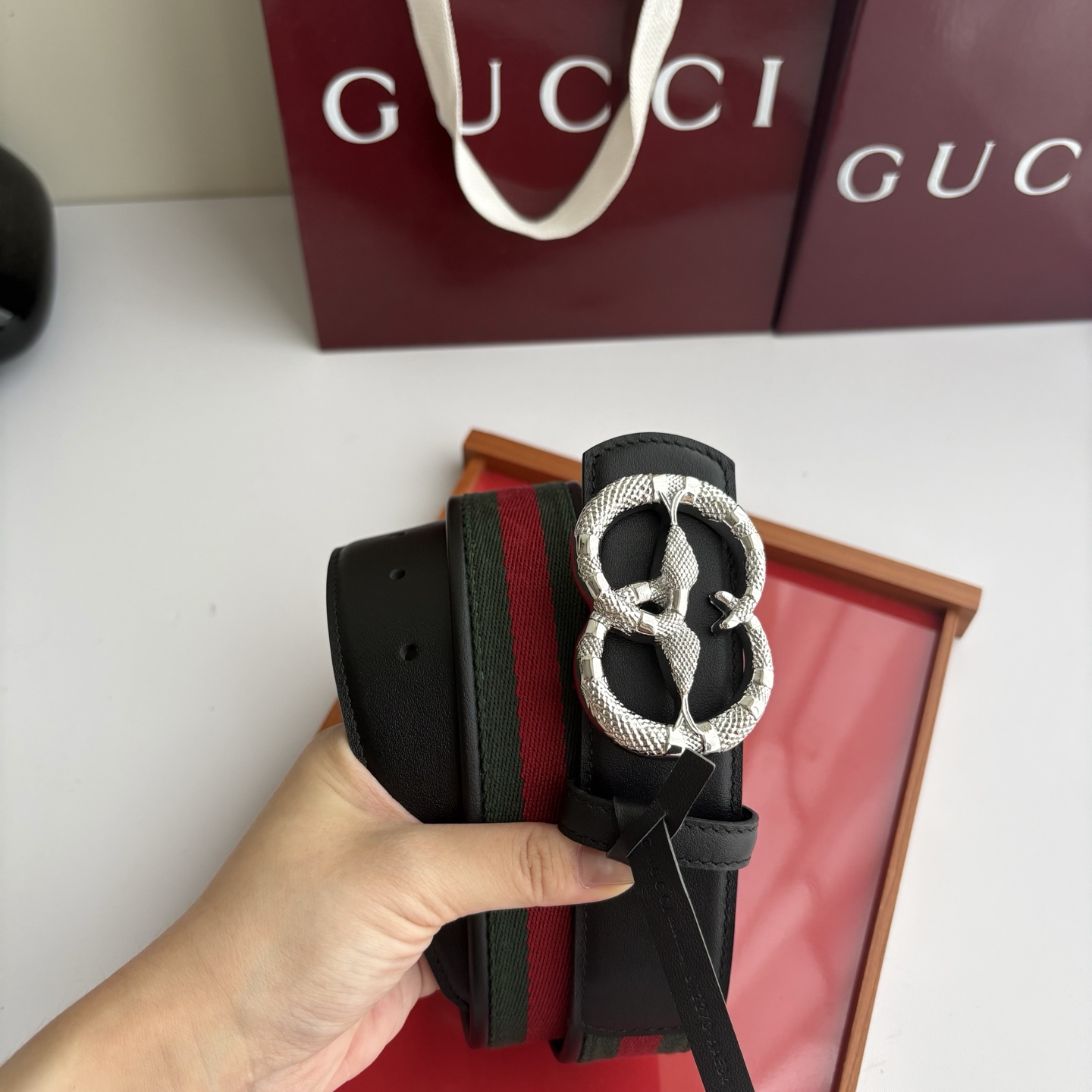 Gucci 经典原单品质，织带面配原版平纹底，纯钢挂扣，精工制作，细节看图，实物拍摄，高端奢华，宽度4.0cm
