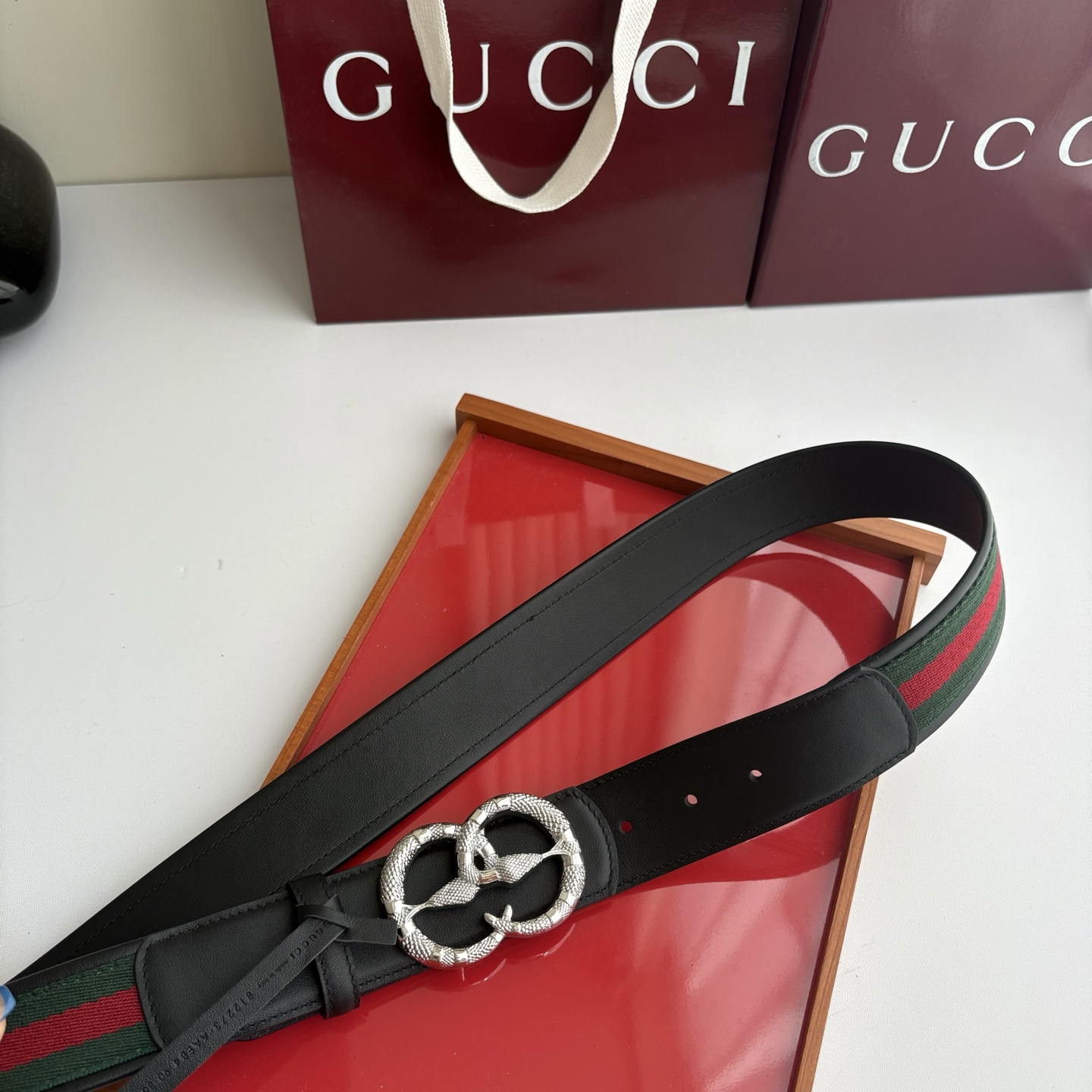 Gucci 经典原单品质，织带面配原版平纹底，纯钢挂扣，精工制作，细节看图，实物拍摄，高端奢华，宽度4.0cm