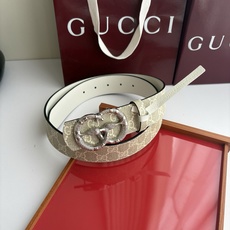 Gucci 经典原单品质,印花面配原版平纹底,纯钢挂扣,精工制作,细节看图,实物拍摄,高端奢华,宽度4.0cm Gucci 经典原单品质,印花面配原版平纹底,纯钢挂扣,精工制作,细节看图,实物拍摄,高端奢华,宽度4.0cm