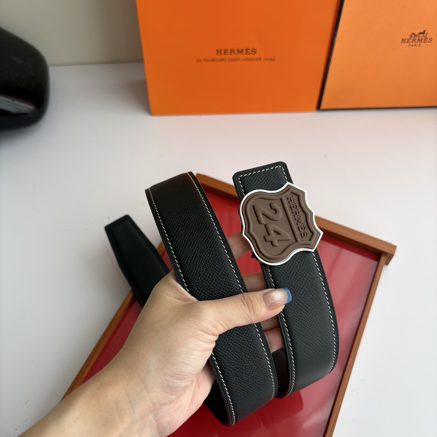 【爱马仕】Hermes 原单爱马仕，宽3.8cm进口原版皮带身，双面可用，精品电镀五金 ！