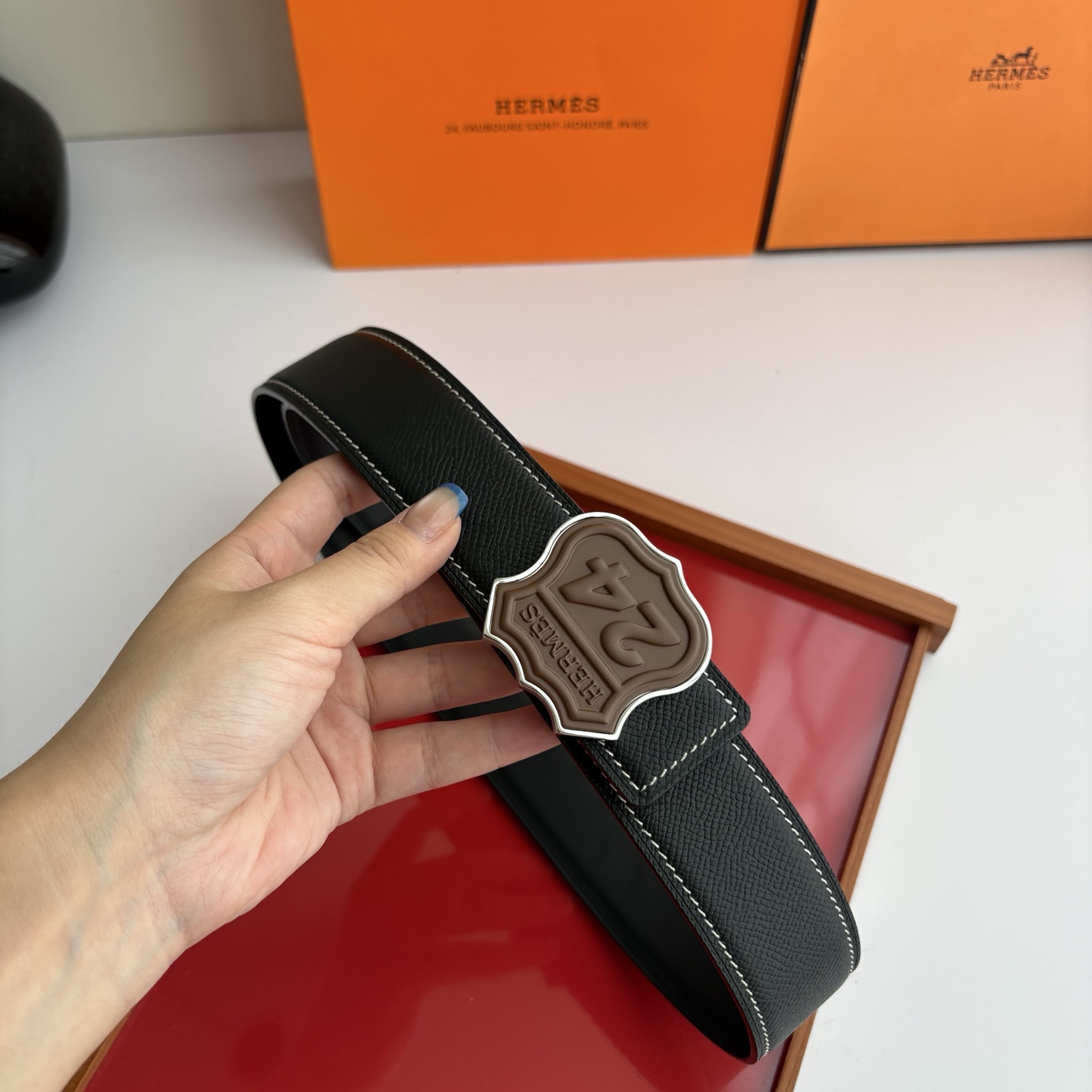 【爱马仕】Hermes 原单爱马仕，宽3.8cm进口原版皮带身，双面可用，精品电镀五金 ！