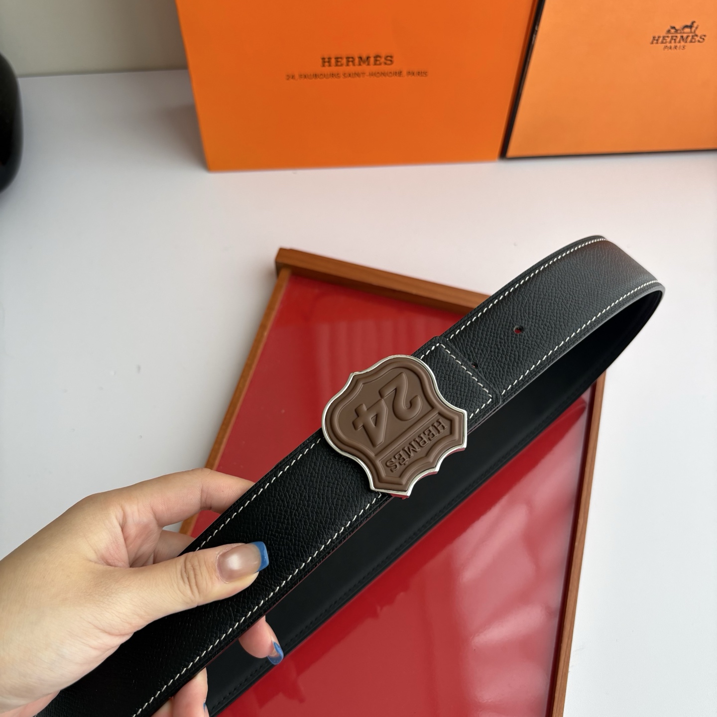 【爱马仕】Hermes 原单爱马仕，宽3.8cm进口原版皮带身，双面可用，精品电镀五金 ！