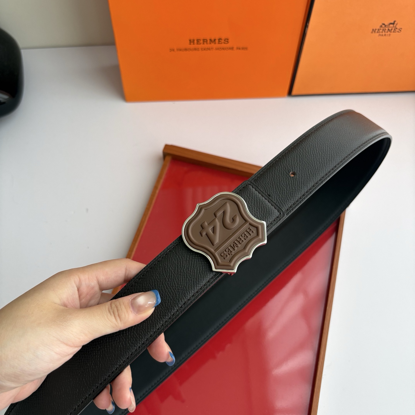 【爱马仕】Hermes 原单爱马仕，宽3.8cm进口原版皮带身，双面可用，精品电镀五金 ！