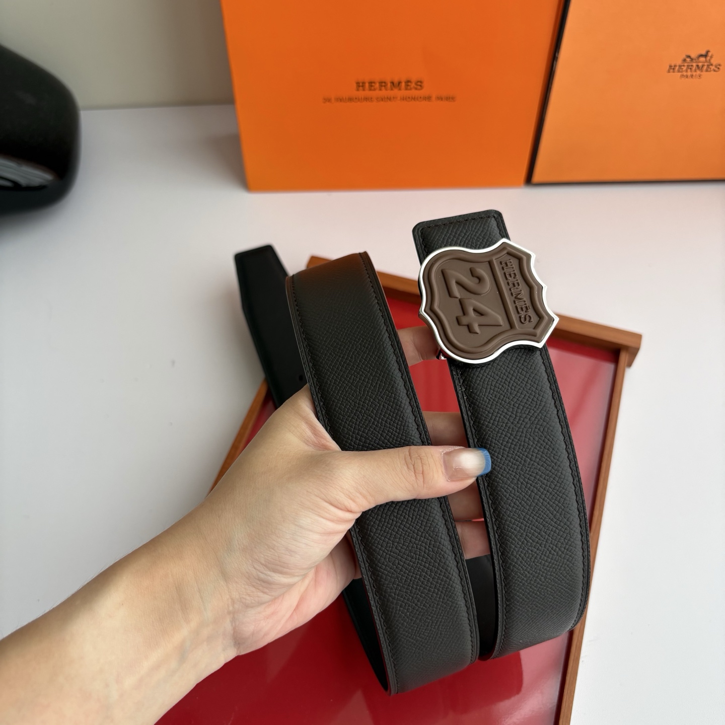 【爱马仕】Hermes 原单爱马仕，宽3.8cm进口原版皮带身，双面可用，精品电镀五金 ！