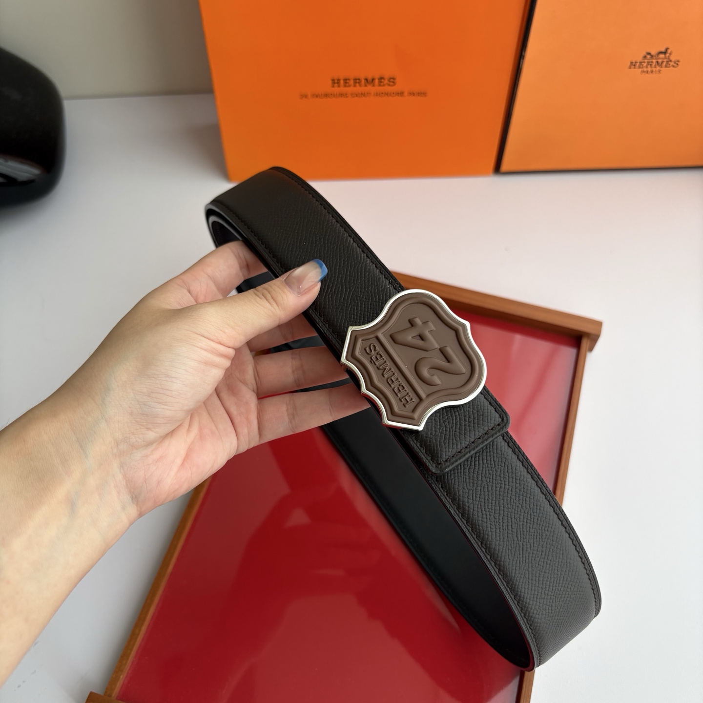 【爱马仕】Hermes 原单爱马仕，宽3.8cm进口原版皮带身，双面可用，精品电镀五金 ！