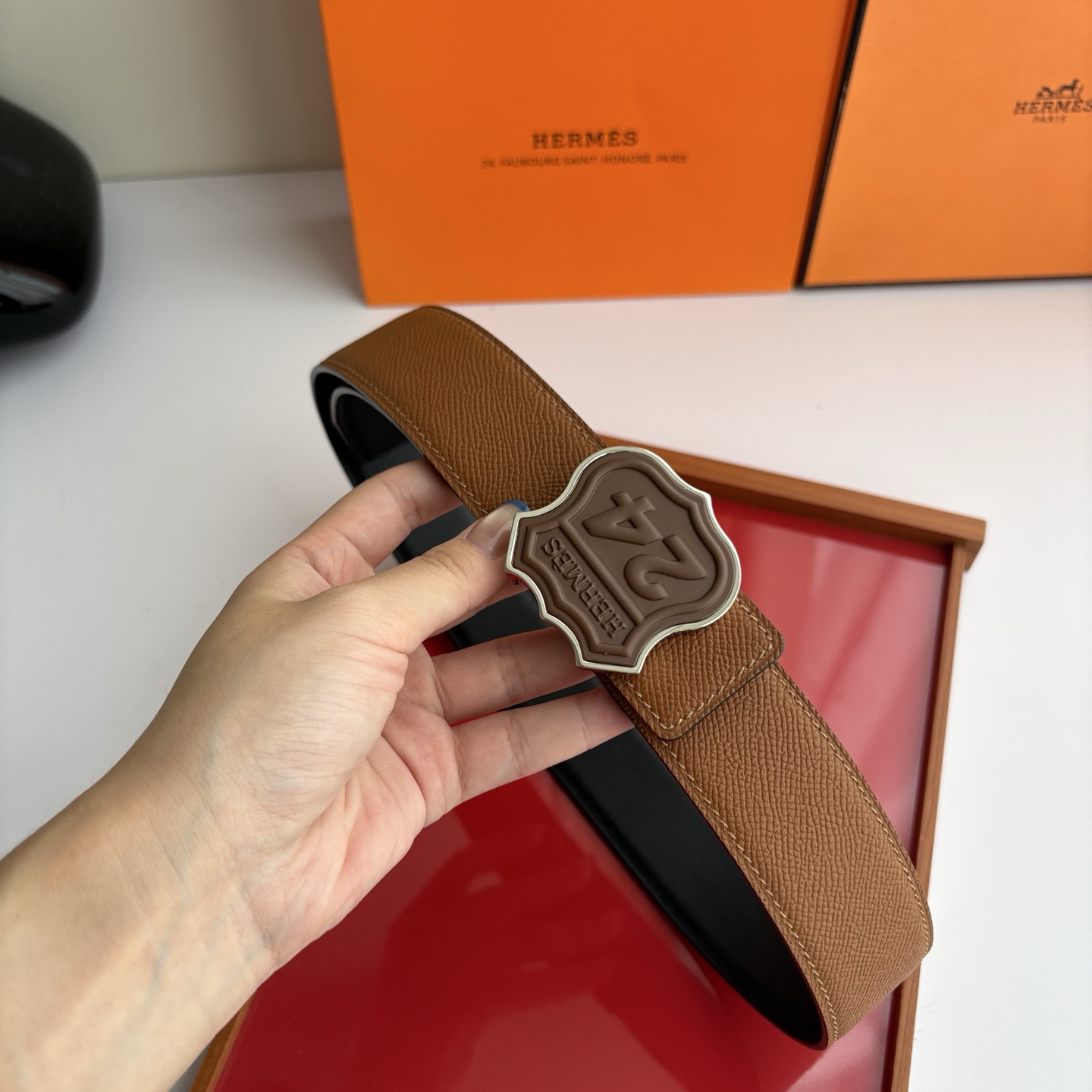 【爱马仕】Hermes 原单爱马仕，宽3.8cm进口原版皮带身，双面可用，精品电镀五金 ！