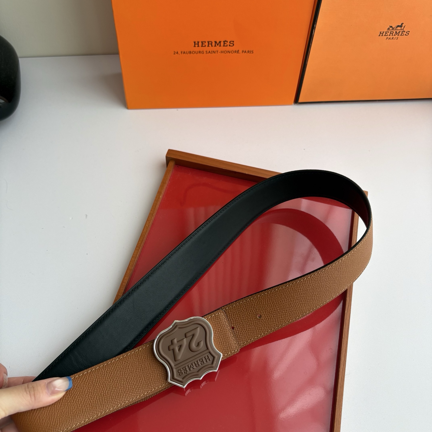 【爱马仕】Hermes 原单爱马仕，宽3.8cm进口原版皮带身，双面可用，精品电镀五金 ！