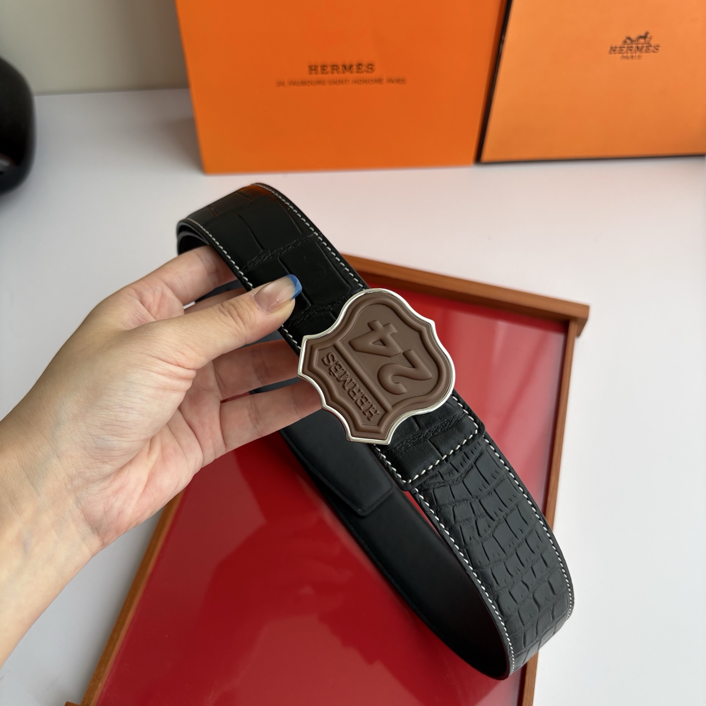 【爱马仕】Hermes 原单爱马仕，宽3.8cm进口原版皮带身，双面可用，精品电镀五金 ！