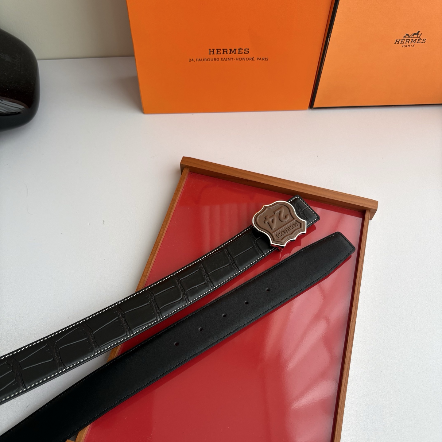 【爱马仕】Hermes 原单爱马仕，宽3.8cm进口原版皮带身，双面可用，精品电镀五金 ！
