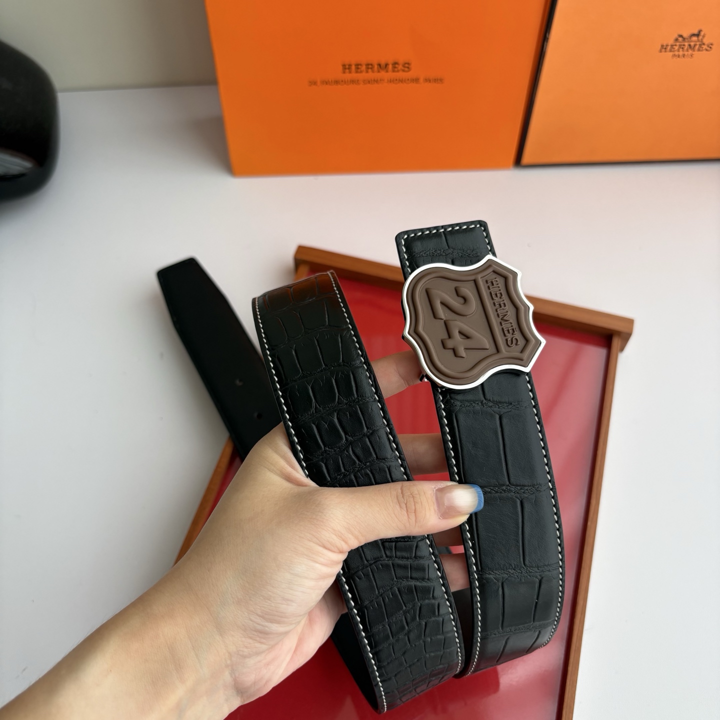【爱马仕】Hermes 原单爱马仕，宽3.8cm进口原版皮带身，双面可用，精品电镀五金 ！