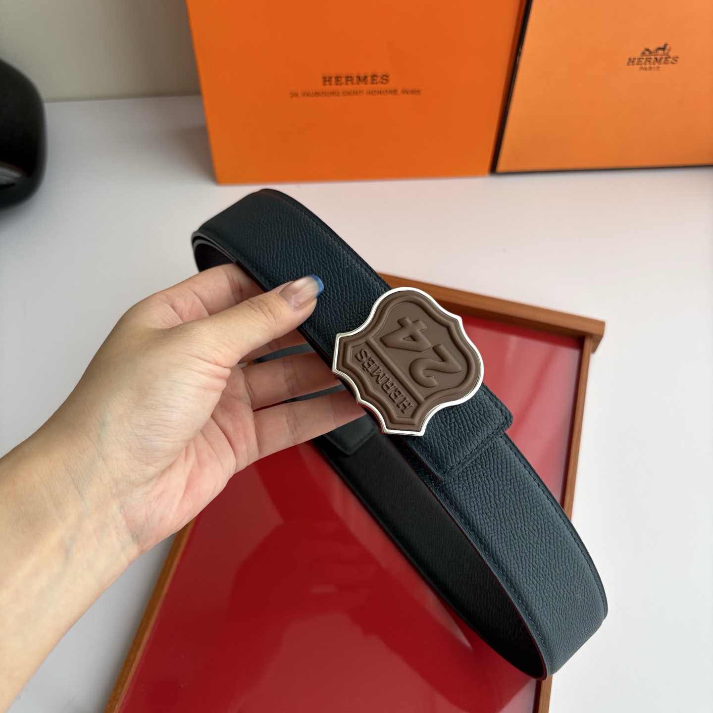 【爱马仕】Hermes 原单爱马仕，宽3.8cm进口原版皮带身，双面可用，精品电镀五金 ！
