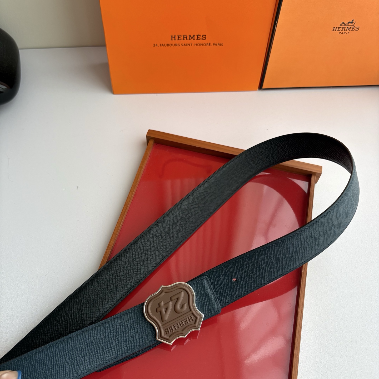 【爱马仕】Hermes 原单爱马仕，宽3.8cm进口原版皮带身，双面可用，精品电镀五金 ！
