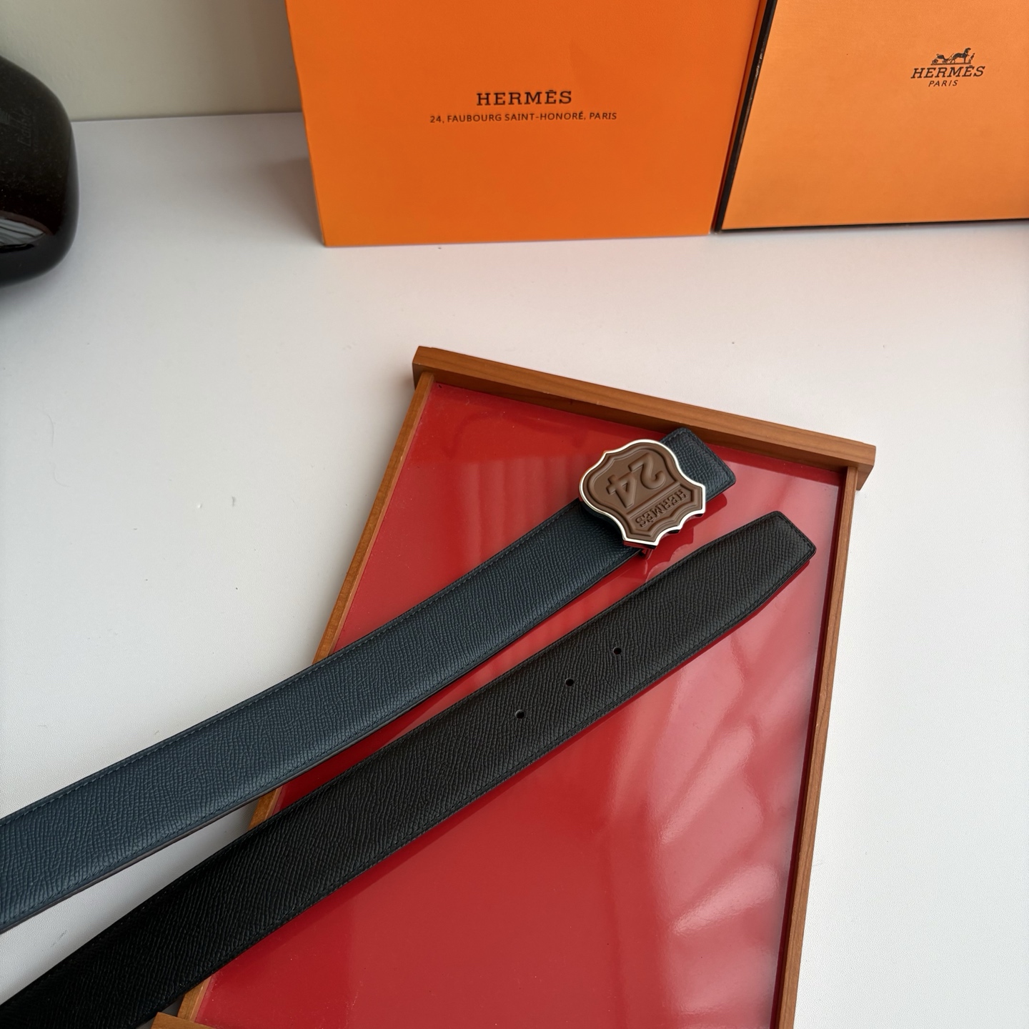 【爱马仕】Hermes 原单爱马仕，宽3.8cm进口原版皮带身，双面可用，精品电镀五金 ！