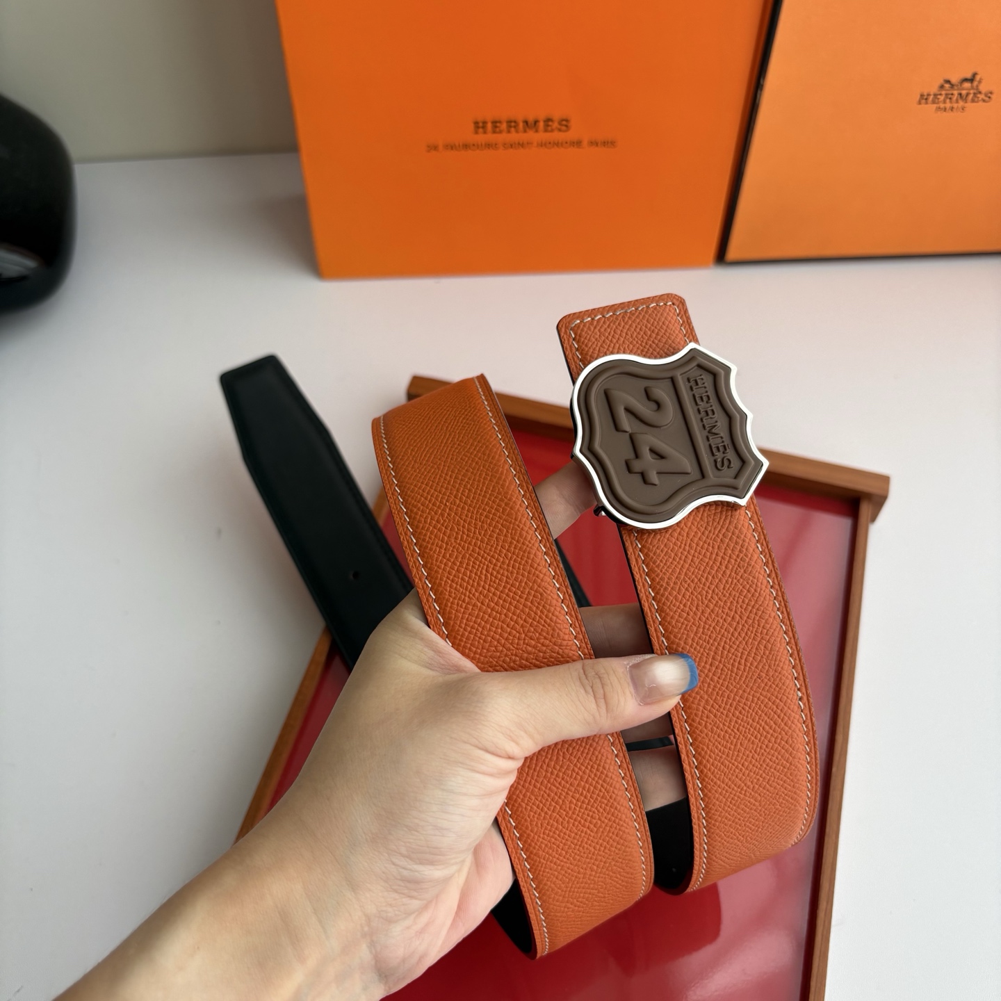 【爱马仕】Hermes 原单爱马仕，宽3.8cm进口原版皮带身，双面可用，精品电镀五金 ！