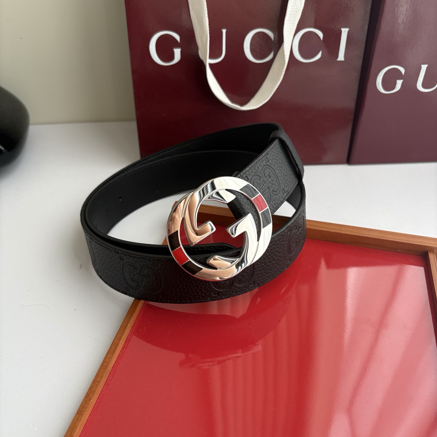 Gucci 经典压花带身  搭配原版皮底 精品钢扣 宽4.0 Cm  经典永不过时款 潮流大方 时尚百搭