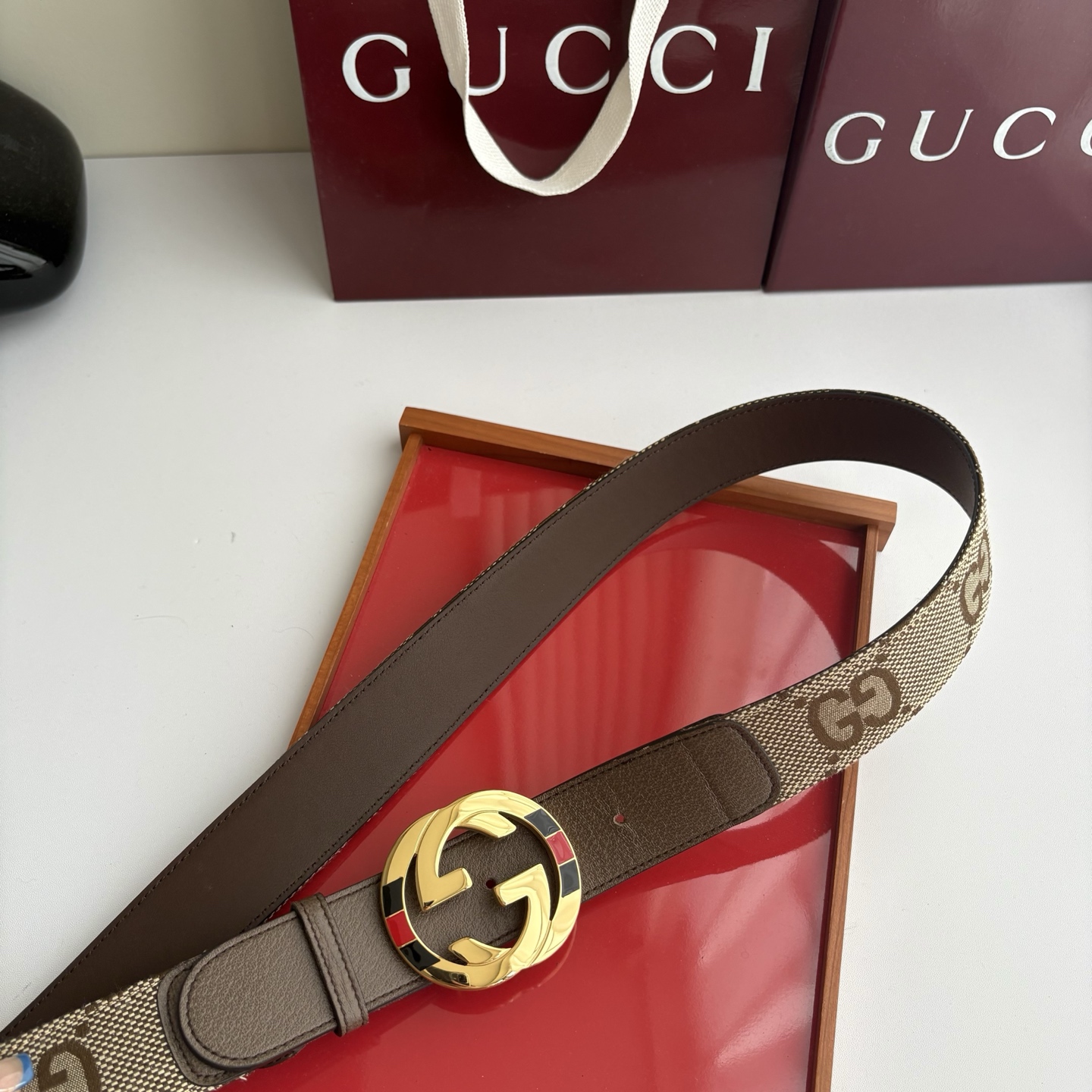 Gucci 经典织布logo身  搭配原版皮底   精品钢扣 宽4.0 Cm  经典永不过时款 潮流大方 时尚百搭