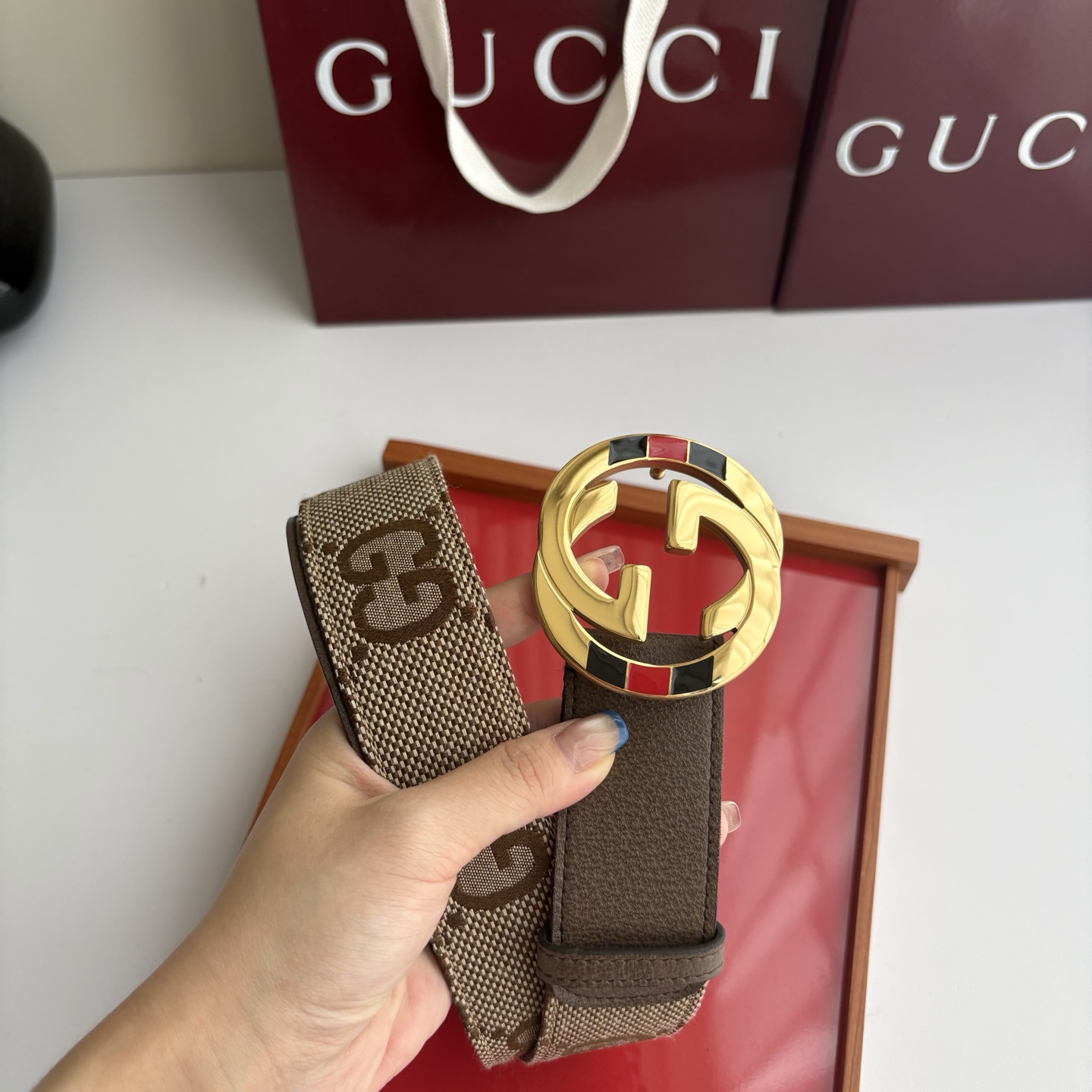 Gucci 经典织布logo身  搭配原版皮底   精品钢扣 宽4.0 Cm  经典永不过时款 潮流大方 时尚百搭