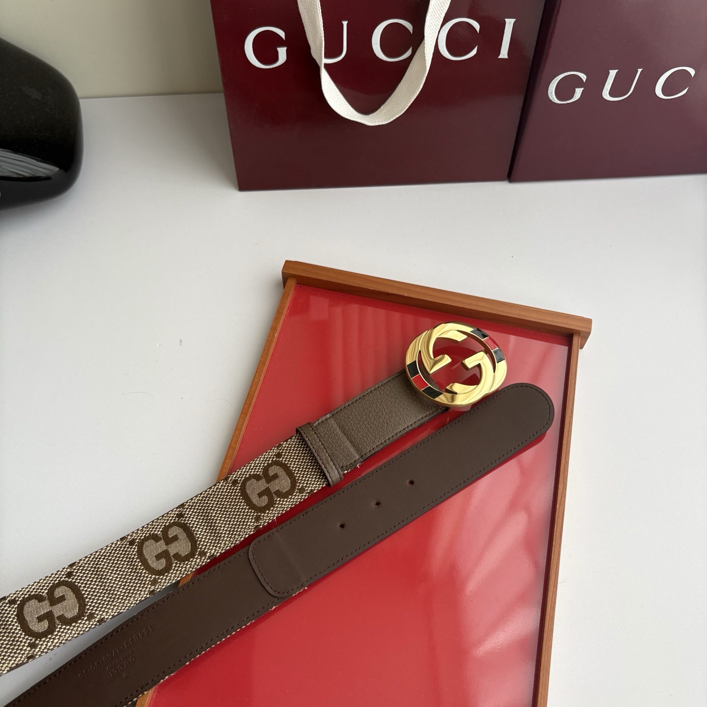 Gucci 经典织布logo身  搭配原版皮底   精品钢扣 宽4.0 Cm  经典永不过时款 潮流大方 时尚百搭
