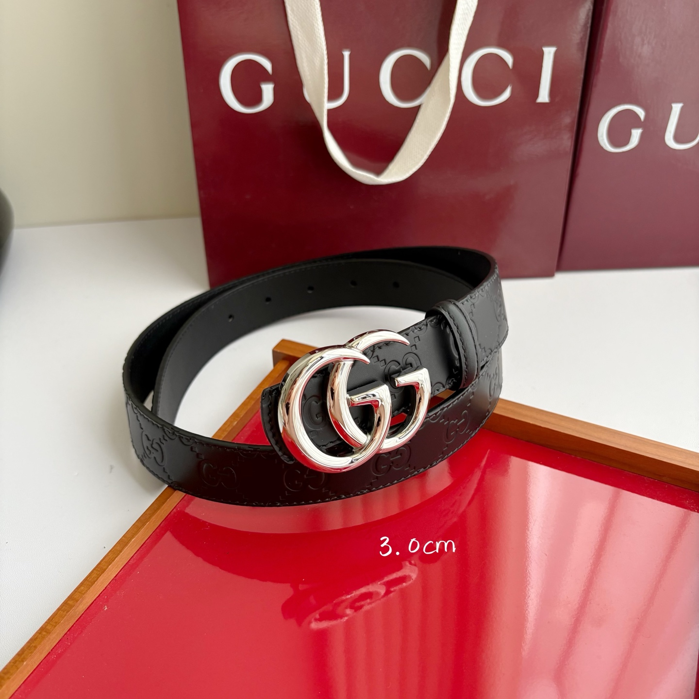 Gucci 经典原单品质，经典压花面搭配原版平纹底，纯铜挂扣，精工制作，细节看图，实物拍摄，高端奢华，宽度3.0cm
