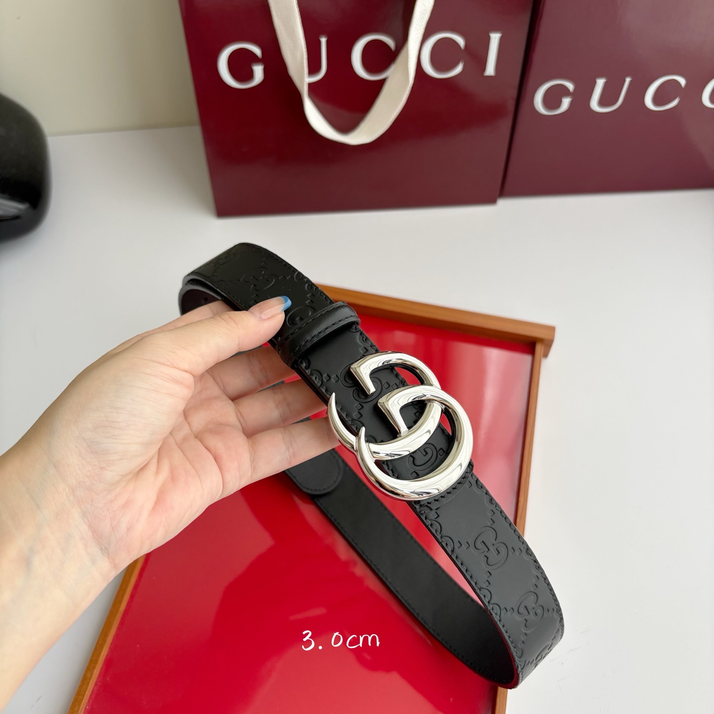 Gucci 经典原单品质，经典压花面搭配原版平纹底，纯铜挂扣，精工制作，细节看图，实物拍摄，高端奢华，宽度3.0cm