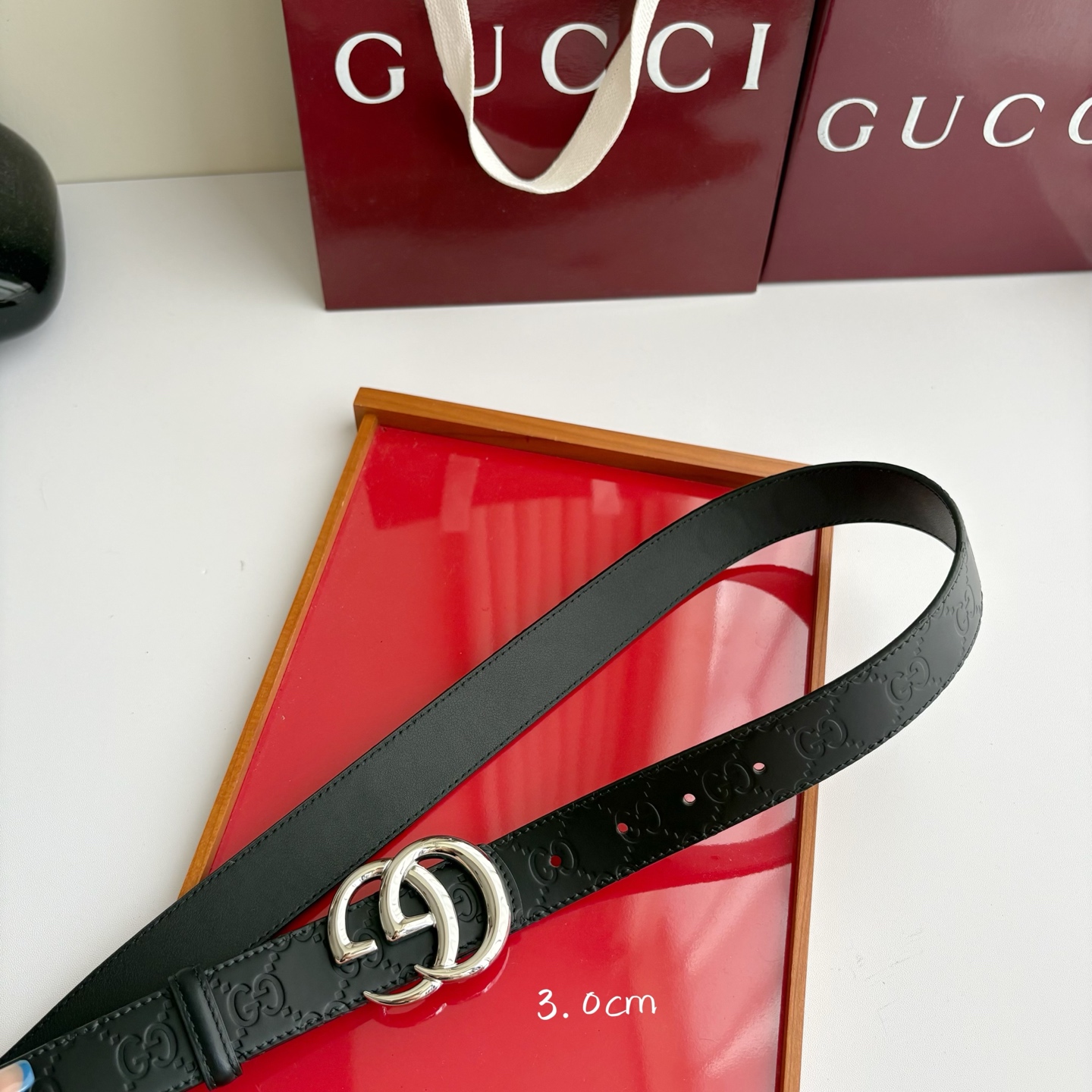 Gucci 经典原单品质，经典压花面搭配原版平纹底，纯铜挂扣，精工制作，细节看图，实物拍摄，高端奢华，宽度3.0cm