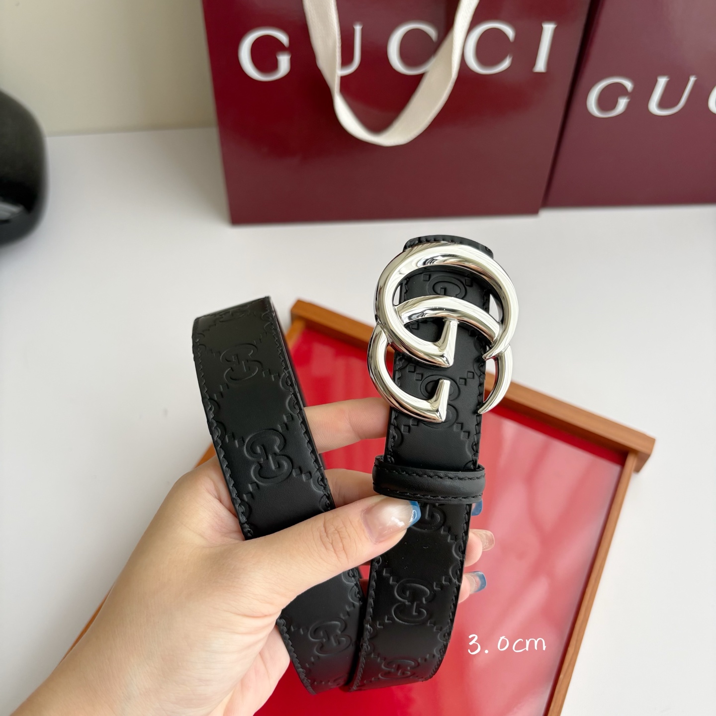 Gucci 经典原单品质，经典压花面搭配原版平纹底，纯铜挂扣，精工制作，细节看图，实物拍摄，高端奢华，宽度3.0cm