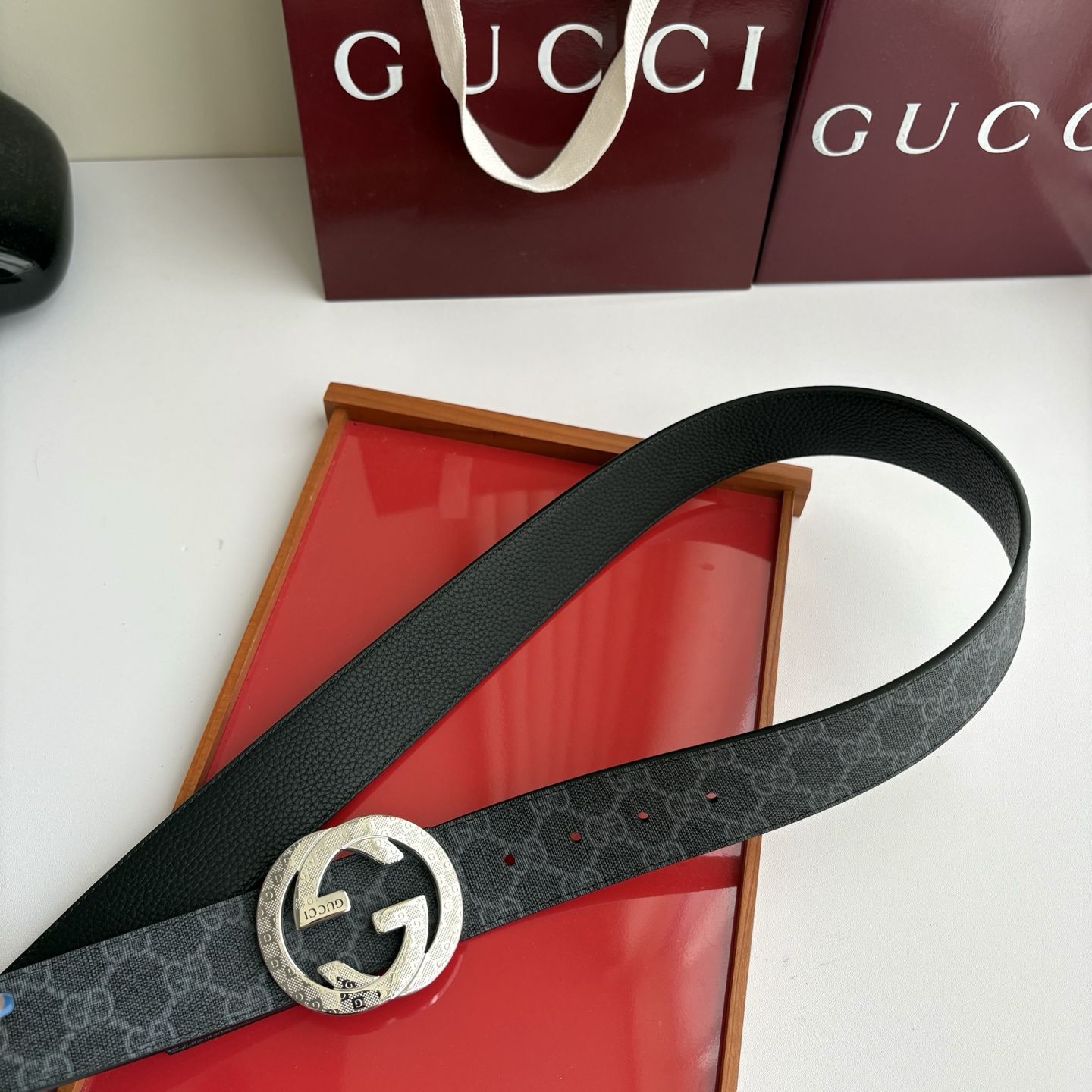 Gucci 经典原单品质，经典印花面搭配荔枝纹底，纯钢挂扣，精工制作，细节看图，实物拍摄，高端奢华，宽度4.0cm