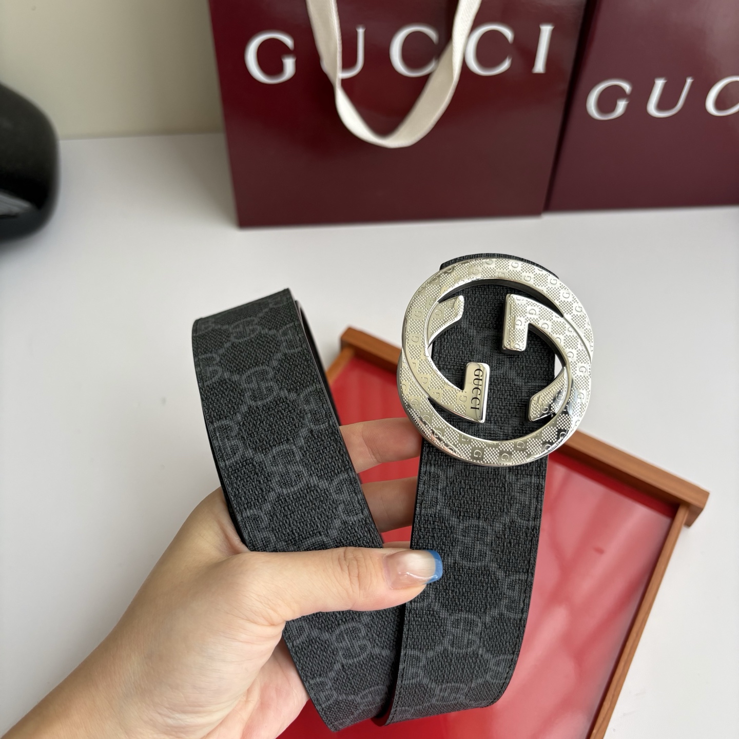 Gucci 经典原单品质，经典印花面搭配荔枝纹底，纯钢挂扣，精工制作，细节看图，实物拍摄，高端奢华，宽度4.0cm