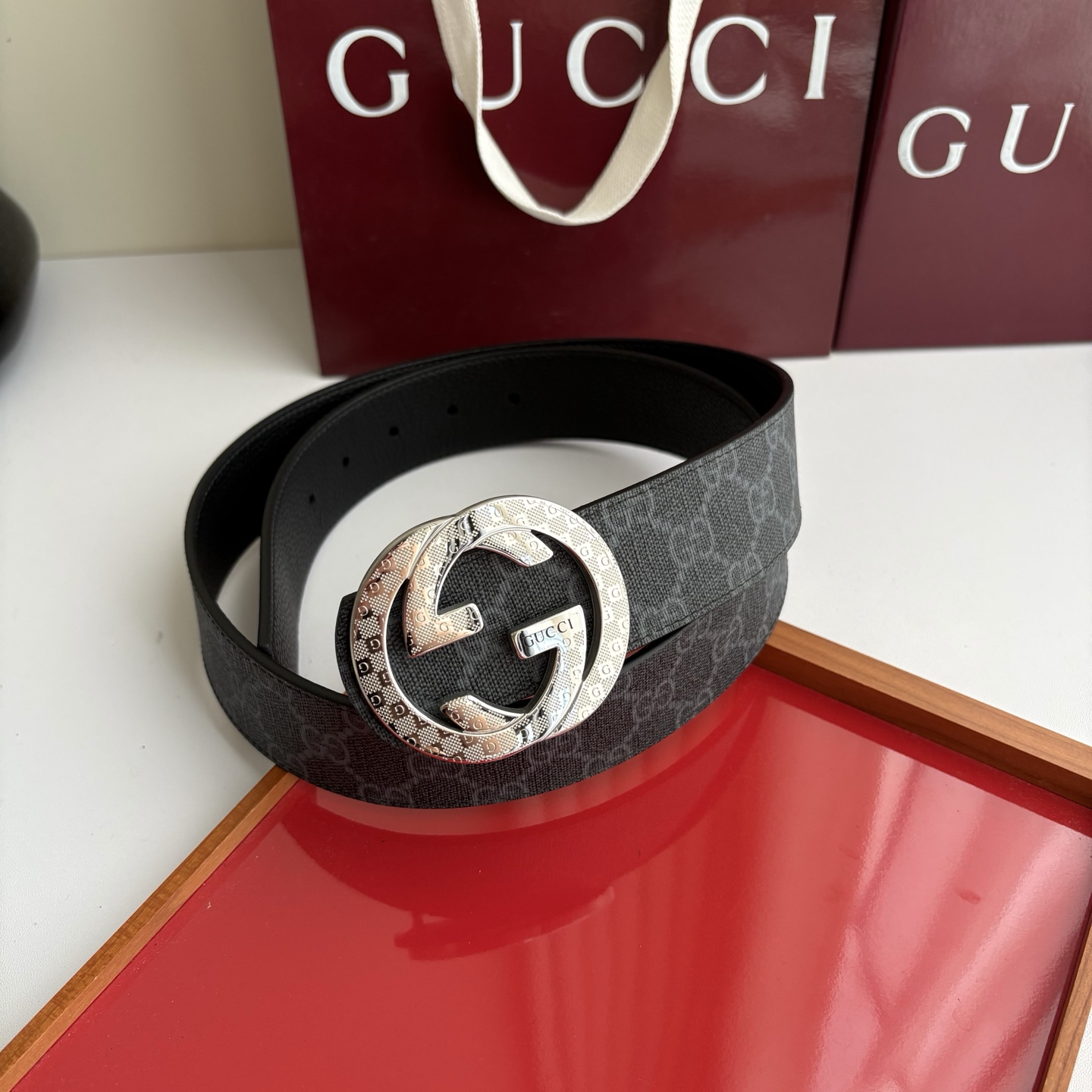 Gucci 经典原单品质，经典印花面搭配荔枝纹底，纯钢挂扣，精工制作，细节看图，实物拍摄，高端奢华，宽度4.0cm