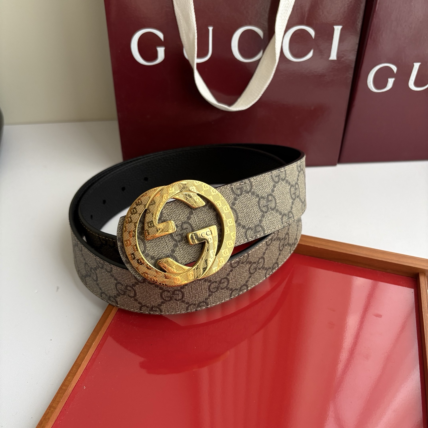 Gucci 经典原单品质，经典印花面搭配荔枝纹底，纯钢挂扣，精工制作，细节看图，实物拍摄，高端奢华，宽度4.0cm