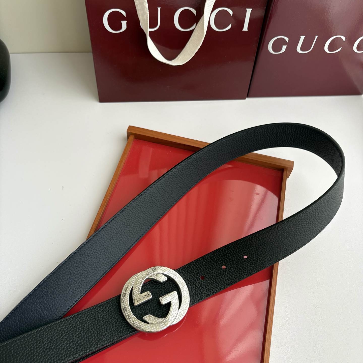 Gucci 经典原单品质，黑蓝双面荔枝纹双面可用，纯钢挂扣，精工制作，细节看图，实物拍摄，高端奢华，宽度4.0cm