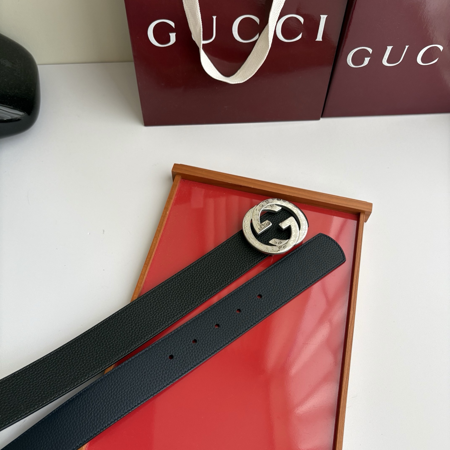 Gucci 经典原单品质，黑蓝双面荔枝纹双面可用，纯钢挂扣，精工制作，细节看图，实物拍摄，高端奢华，宽度4.0cm