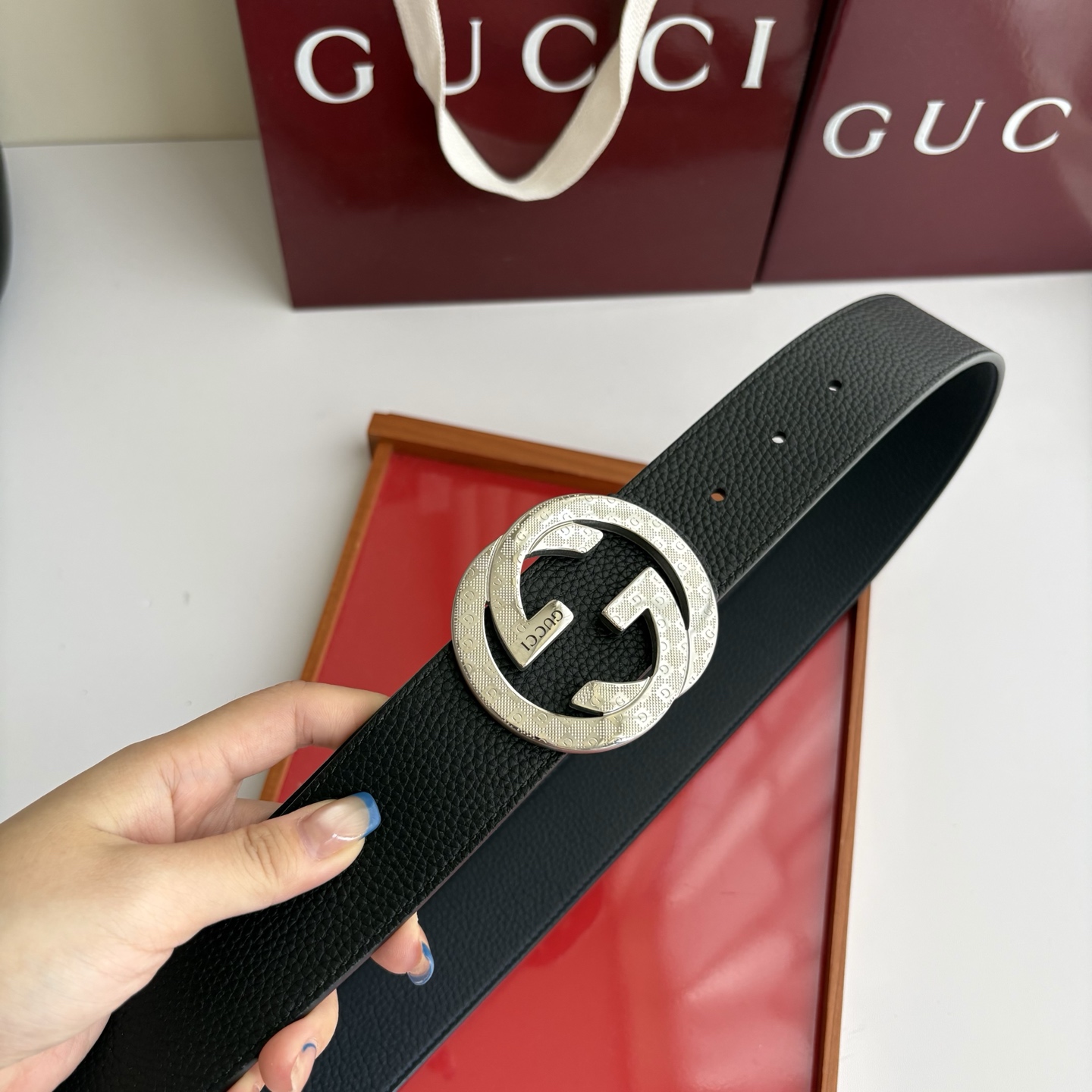 Gucci 经典原单品质，黑蓝双面荔枝纹双面可用，纯钢挂扣，精工制作，细节看图，实物拍摄，高端奢华，宽度4.0cm