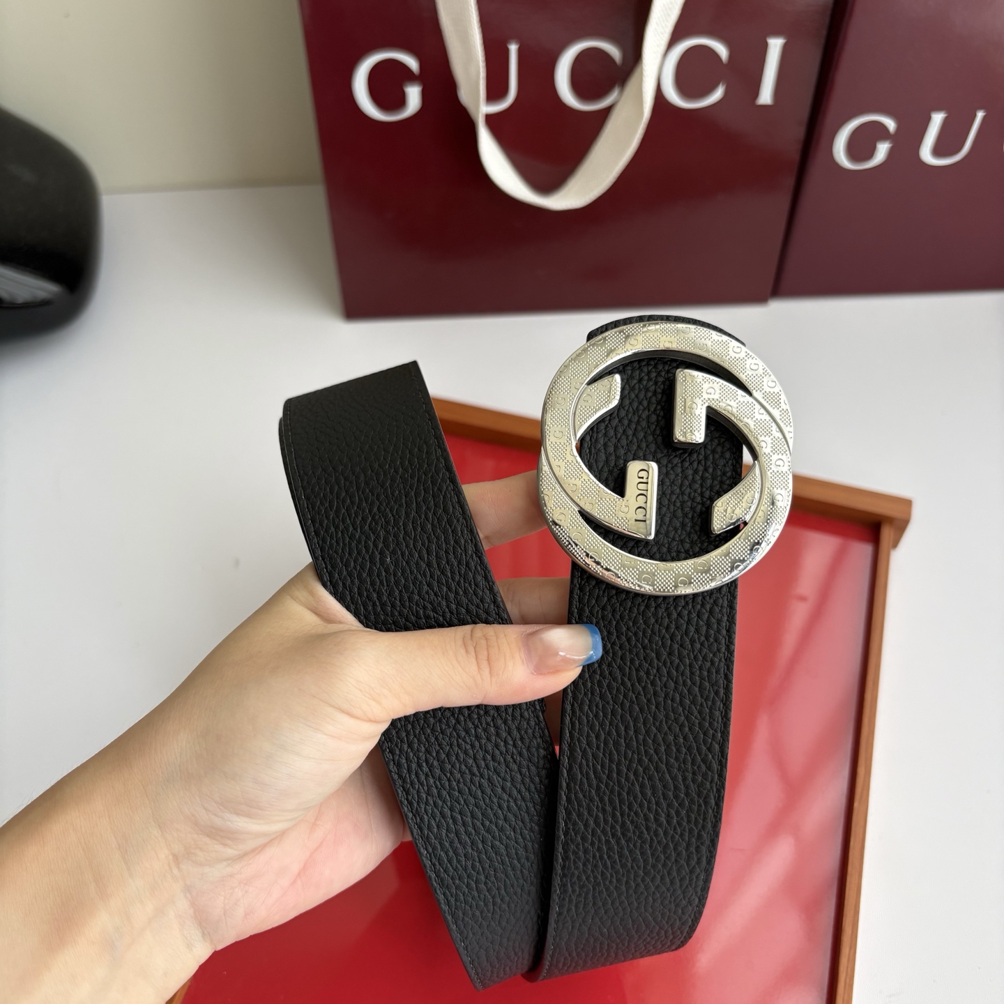 Gucci 经典原单品质，黑蓝双面荔枝纹双面可用，纯钢挂扣，精工制作，细节看图，实物拍摄，高端奢华，宽度4.0cm
