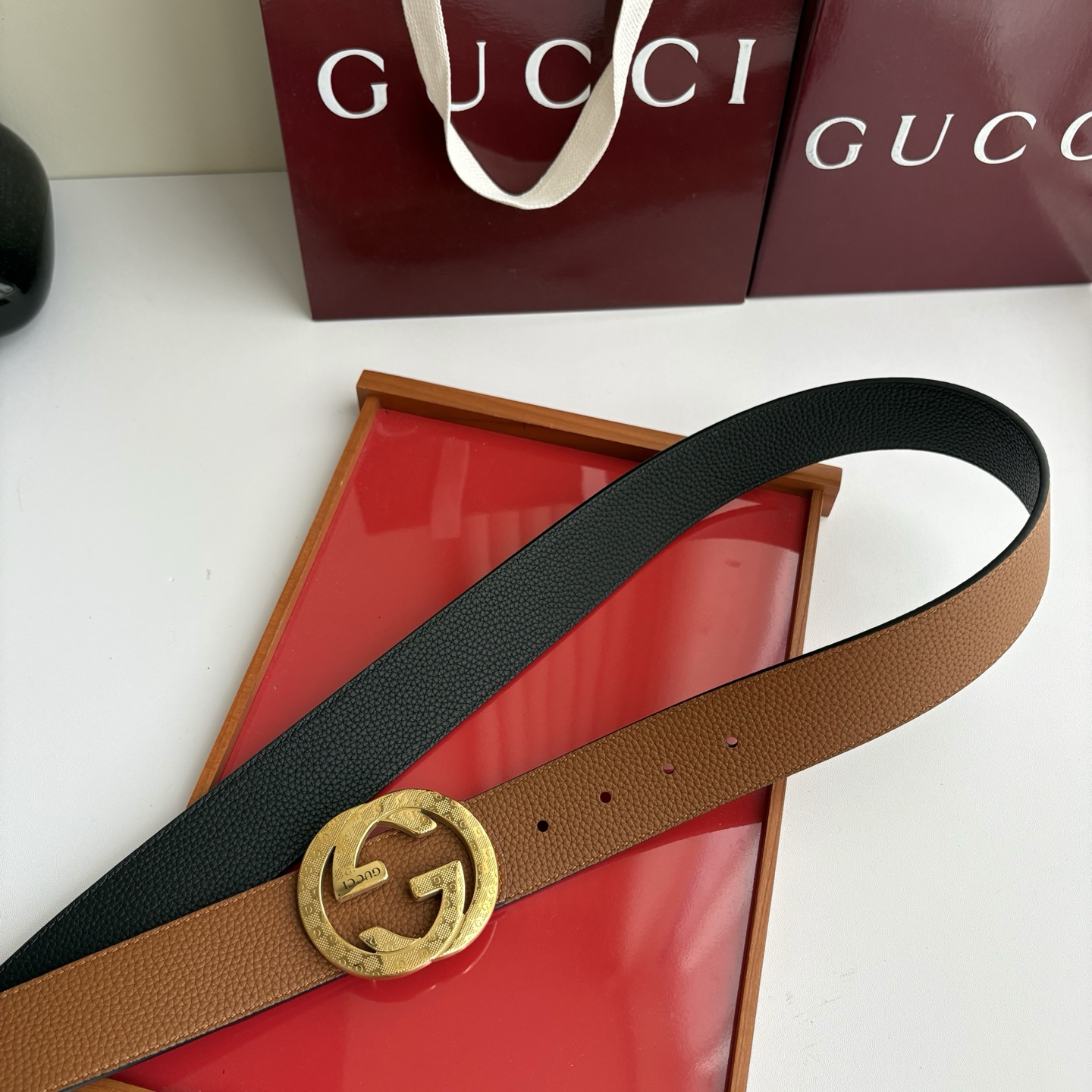 Gucci 经典原单品质，黑土黄双面荔枝纹双面可用，纯钢挂扣，精工制作，细节看图，实物拍摄，高端奢华，宽度4.0cm