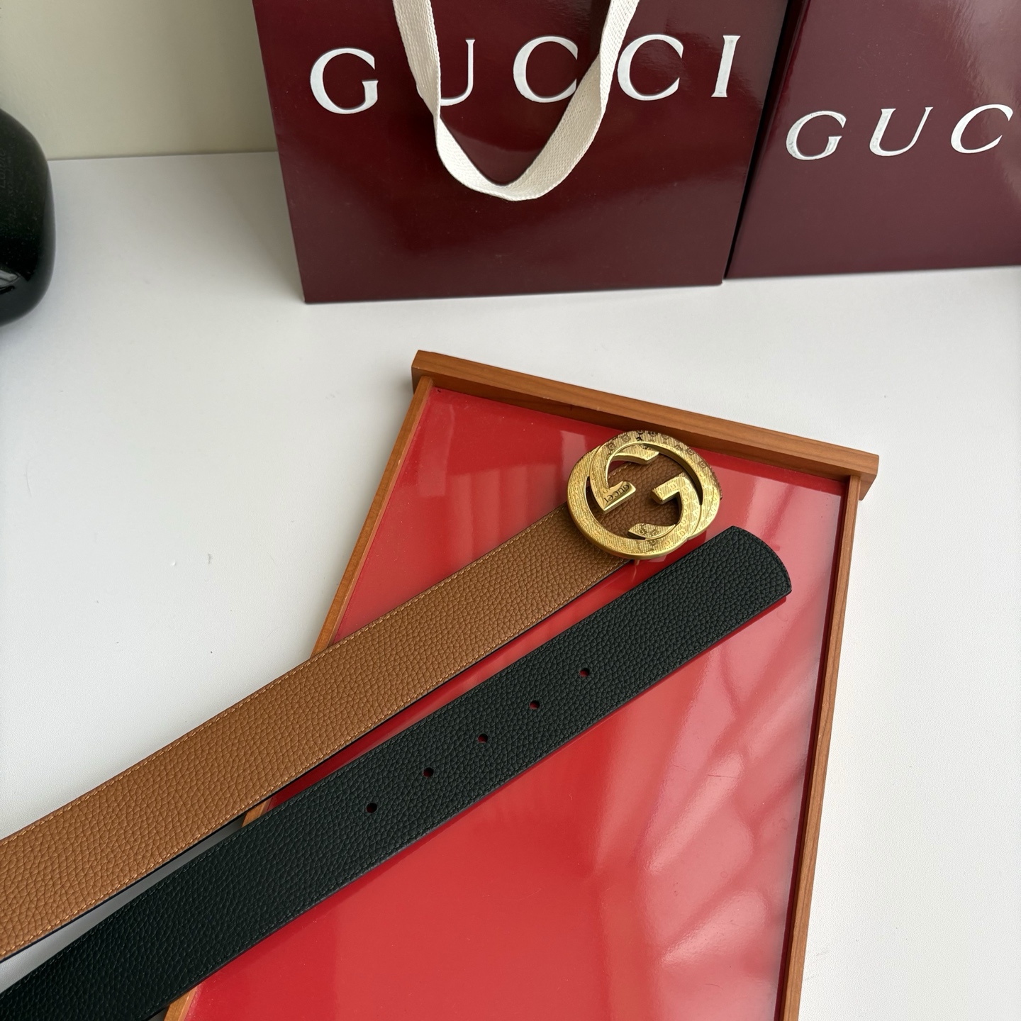 Gucci 经典原单品质，黑土黄双面荔枝纹双面可用，纯钢挂扣，精工制作，细节看图，实物拍摄，高端奢华，宽度4.0cm