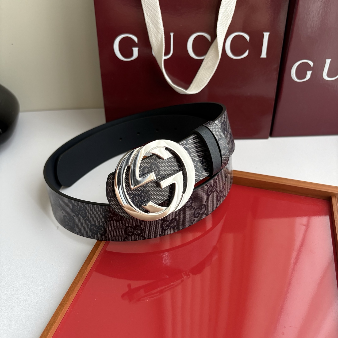 Gucci 原单品质，新款pvc印花面搭配原版平纹灰色底，精品铜挂扣，精工制作，细节看图，实物拍摄，高端奢华，宽度4.0