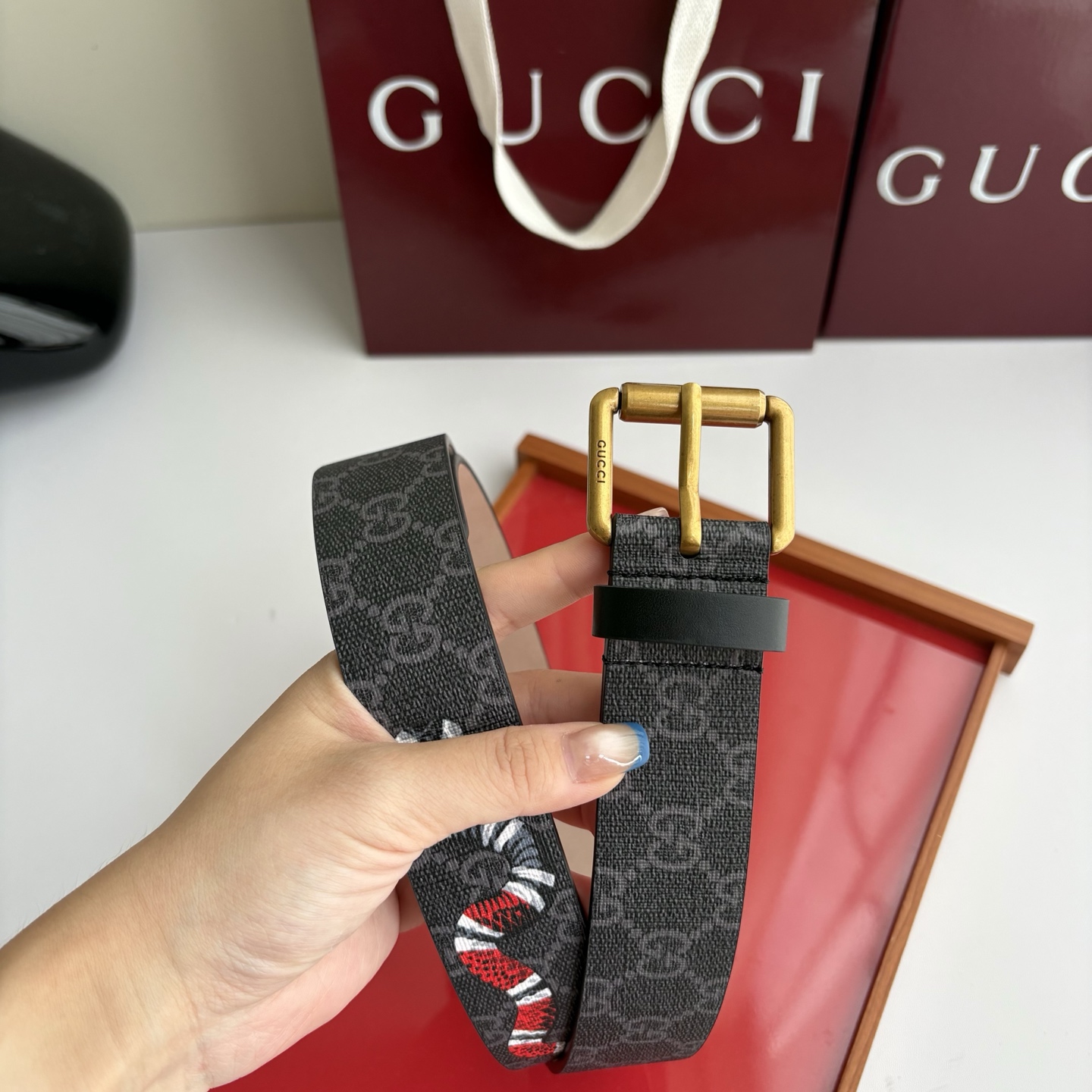 Gucci 经典原单品质，🐍印花点缀经典pvc GG印花，搭配树膏沙底，精品针扣精工制作，细节看图，实物拍摄，高端奢华，